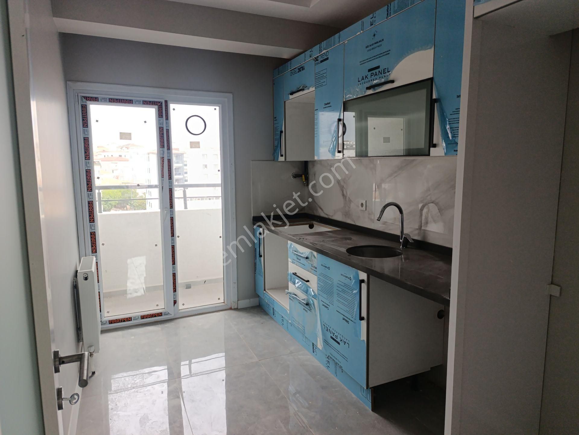 Pendik Esenyalıda Satılık 2+1 Asansör Otoparklı Ana Cadde Paralel Lüks Daire - Görsel 18