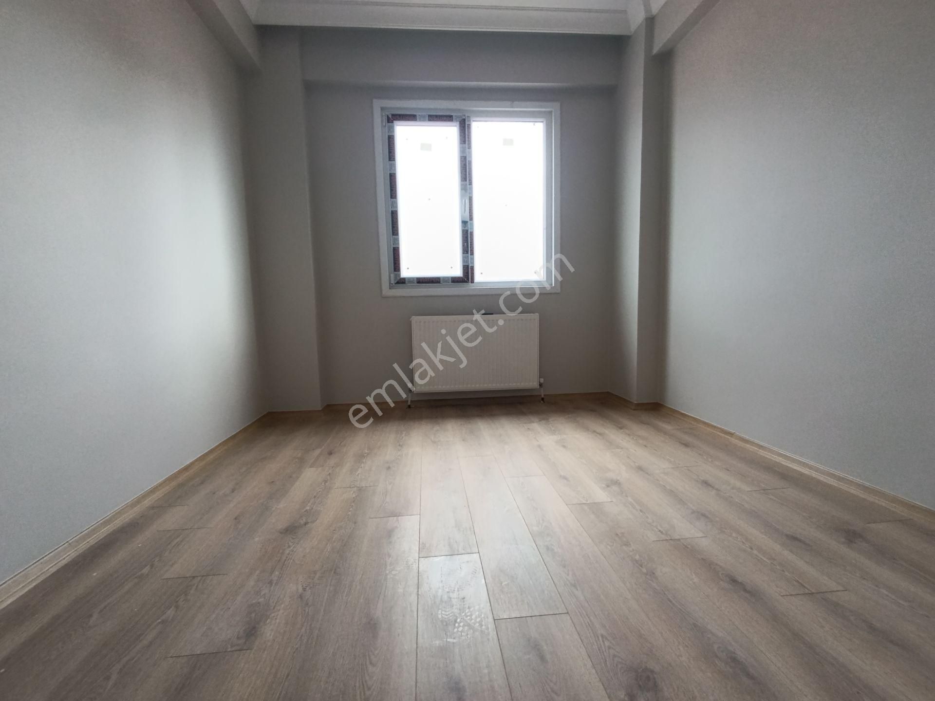 Pendik Esenyalıda Satılık 2+1 Asansör Otoparklı Ana Cadde Paralel Lüks Daire - Görsel 12