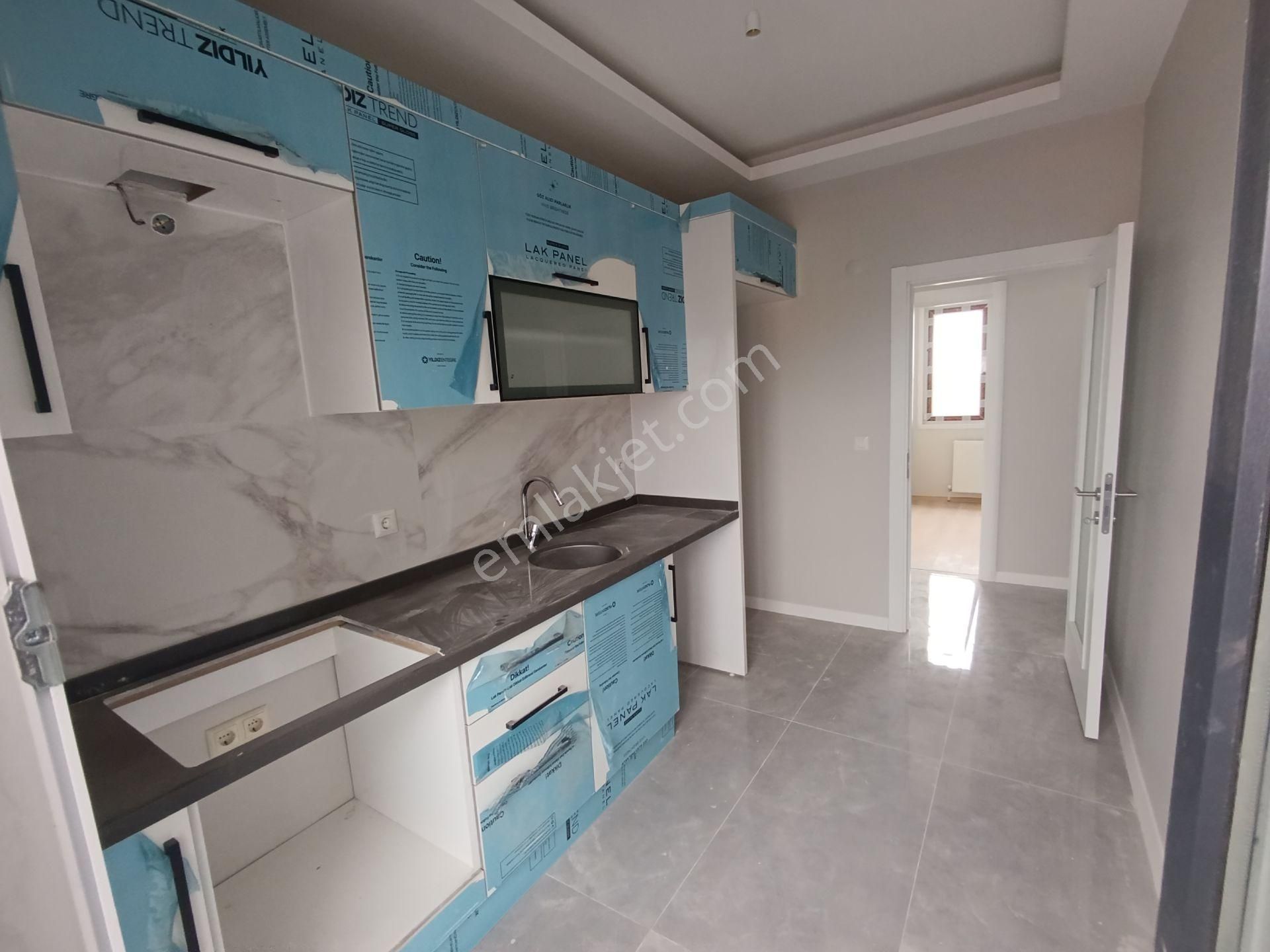 Pendik Esenyalıda Satılık 2+1 Asansör Otoparklı Ana Cadde Paralel Lüks Daire - Görsel 21