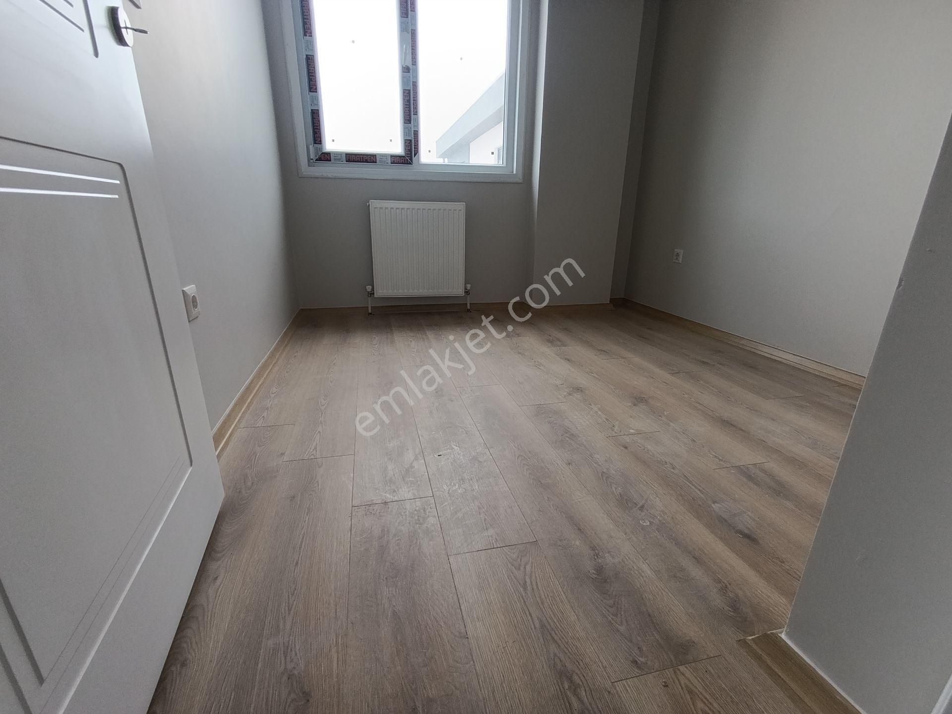 Pendik Esenyalıda Satılık 2+1 Asansör Otoparklı Ana Cadde Paralel Lüks Daire - Görsel 13