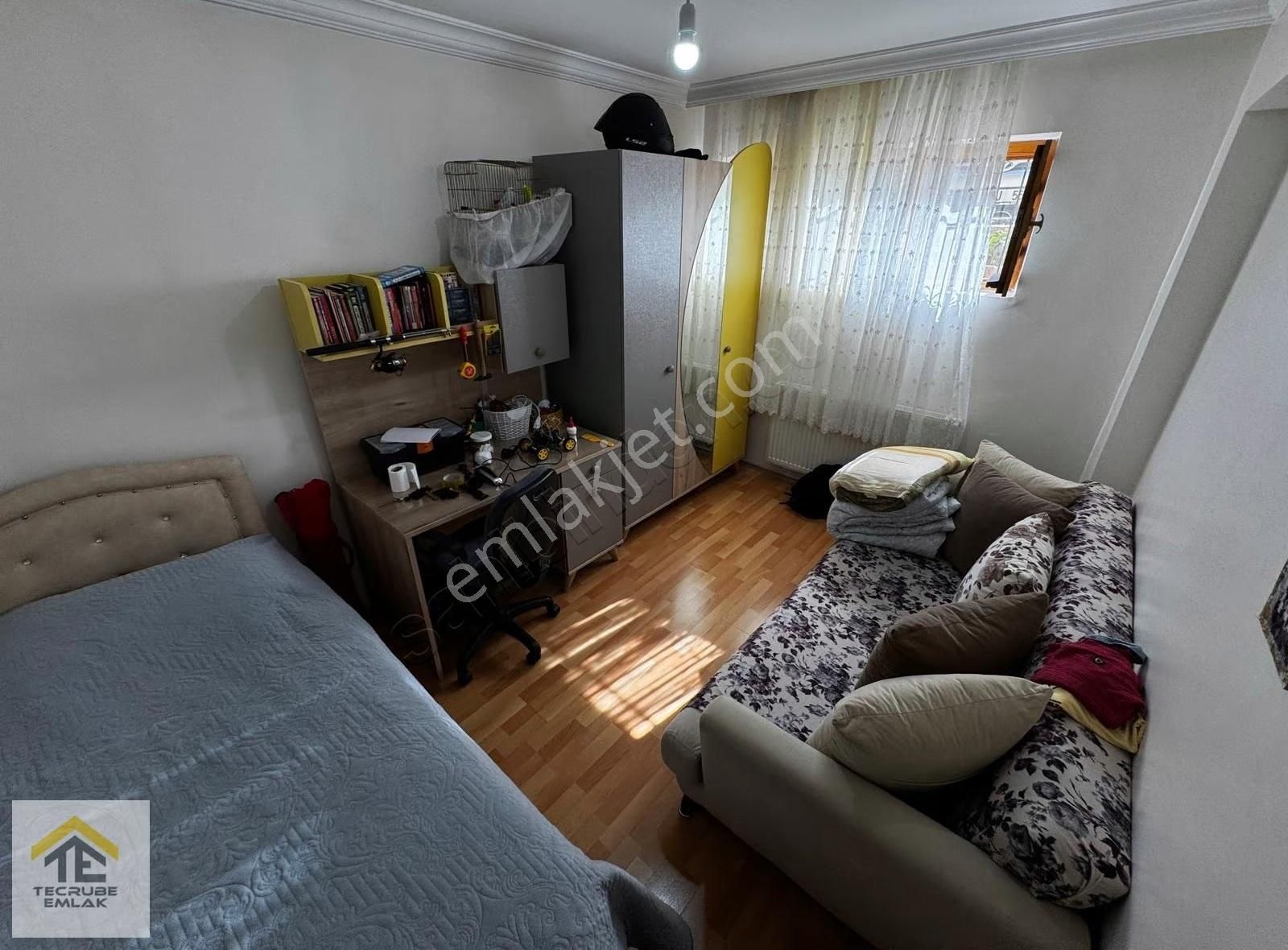 Çiçekli'de Cuma Pazarı Yakını 3+1 Giriş Kat Ön Güney Bağımsız - Görsel 3