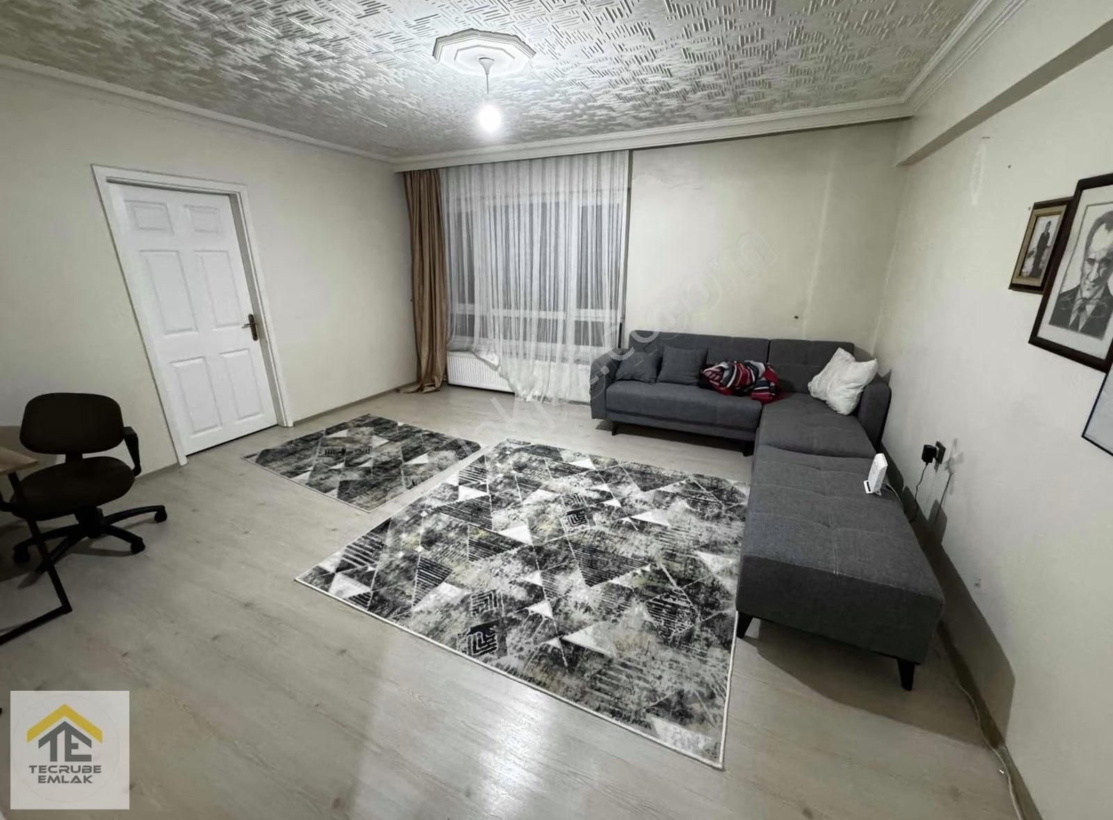 Mecidiye Lambalar - Metro Yakını Kat Konumlu 2+1 Balkonlu