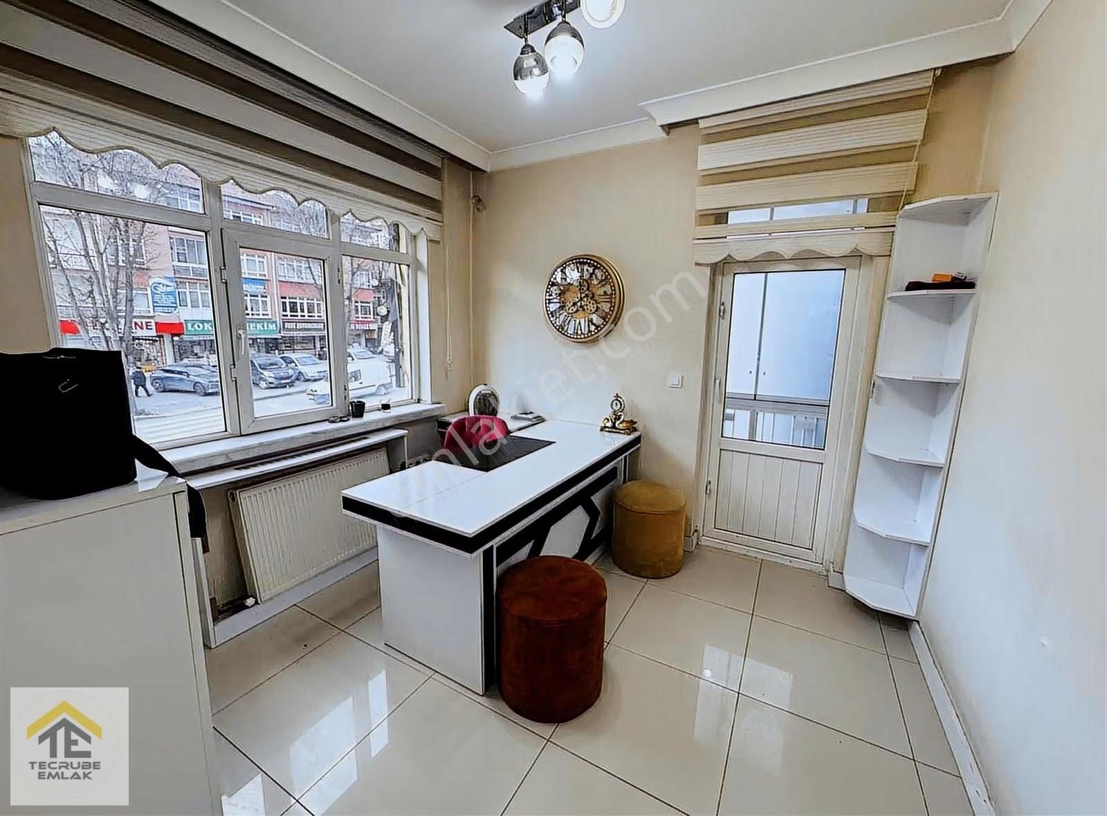 İncirli'de Tam Merkez Yunus Emre Caddesi Devren Güzellik Merkezi - Görsel 6