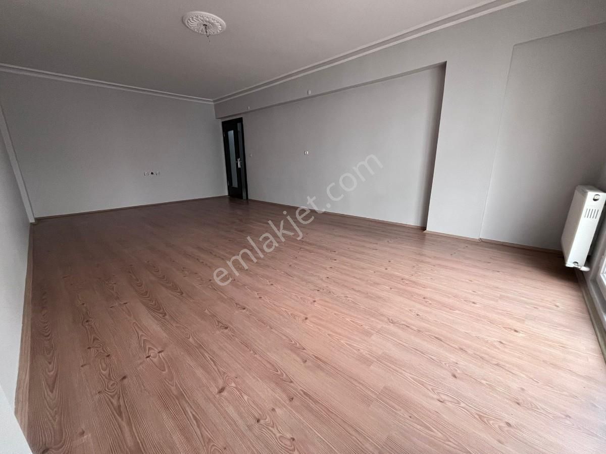 Mareşal Çakmak Mah.de Asansörlü E..banyolu 130m2 3+1 Daire - Görsel 8
