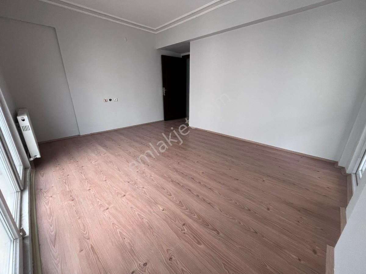 Mareşal Çakmak Mah.de Asansörlü E..banyolu 130m2 3+1 Daire - Görsel 16
