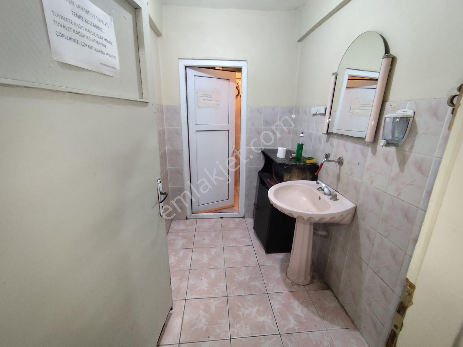 Azmir'den Belediye Karşısı Satılık 22 M2 Ofis For Sale Office - Görsel 3