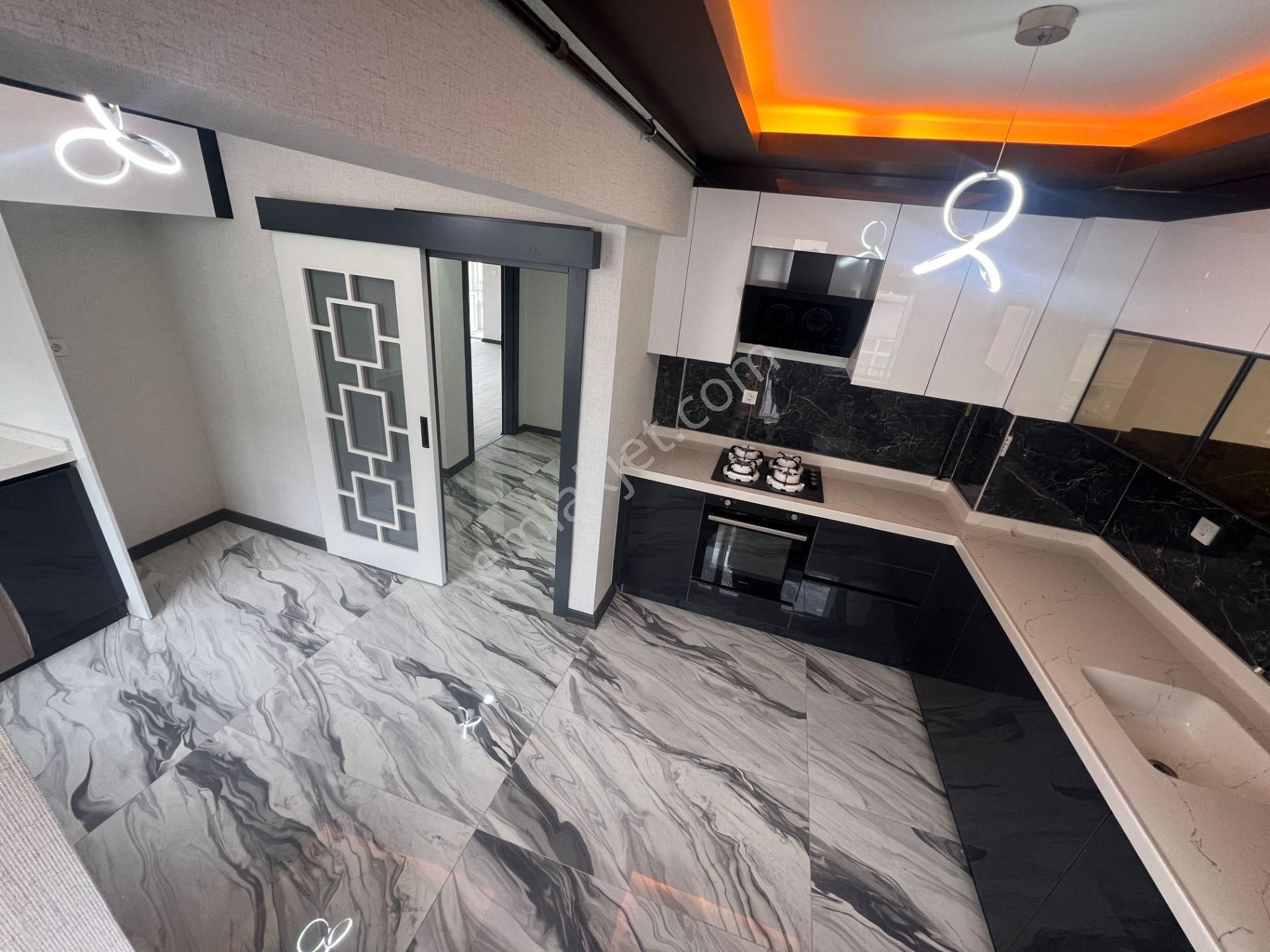 Sincan Akşemsettin Mah Ön Cephe Salon Bagımsız 4+1 Teras - Görsel 5