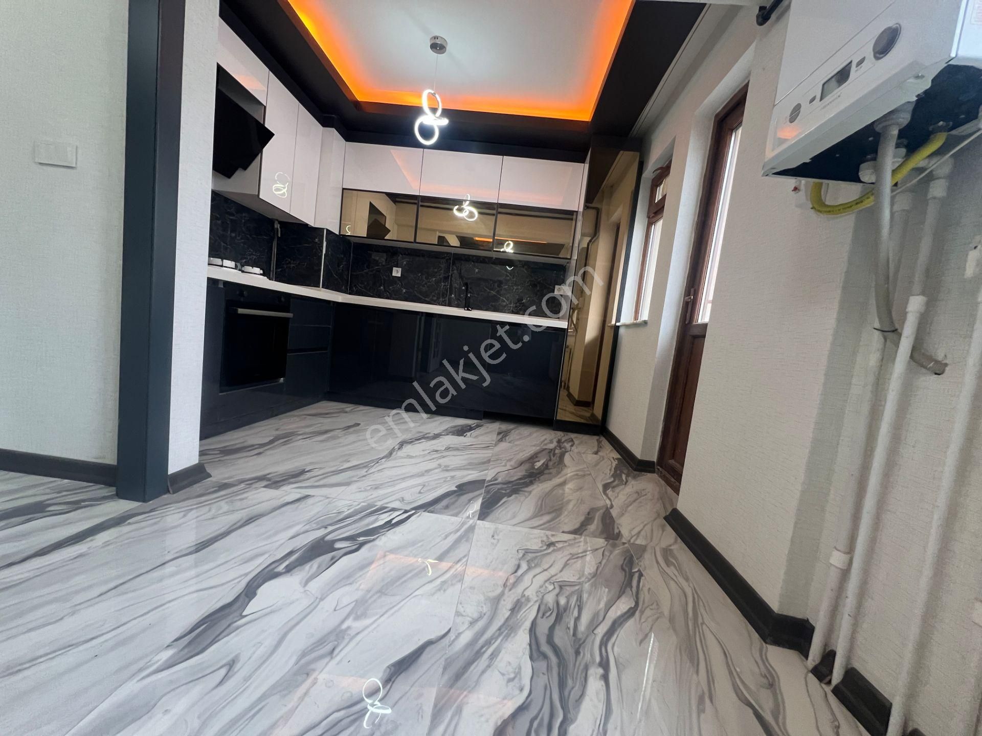 Sincan Akşemsettin Mah Ön Cephe Salon Bagımsız 4+1 Teras - Görsel 2