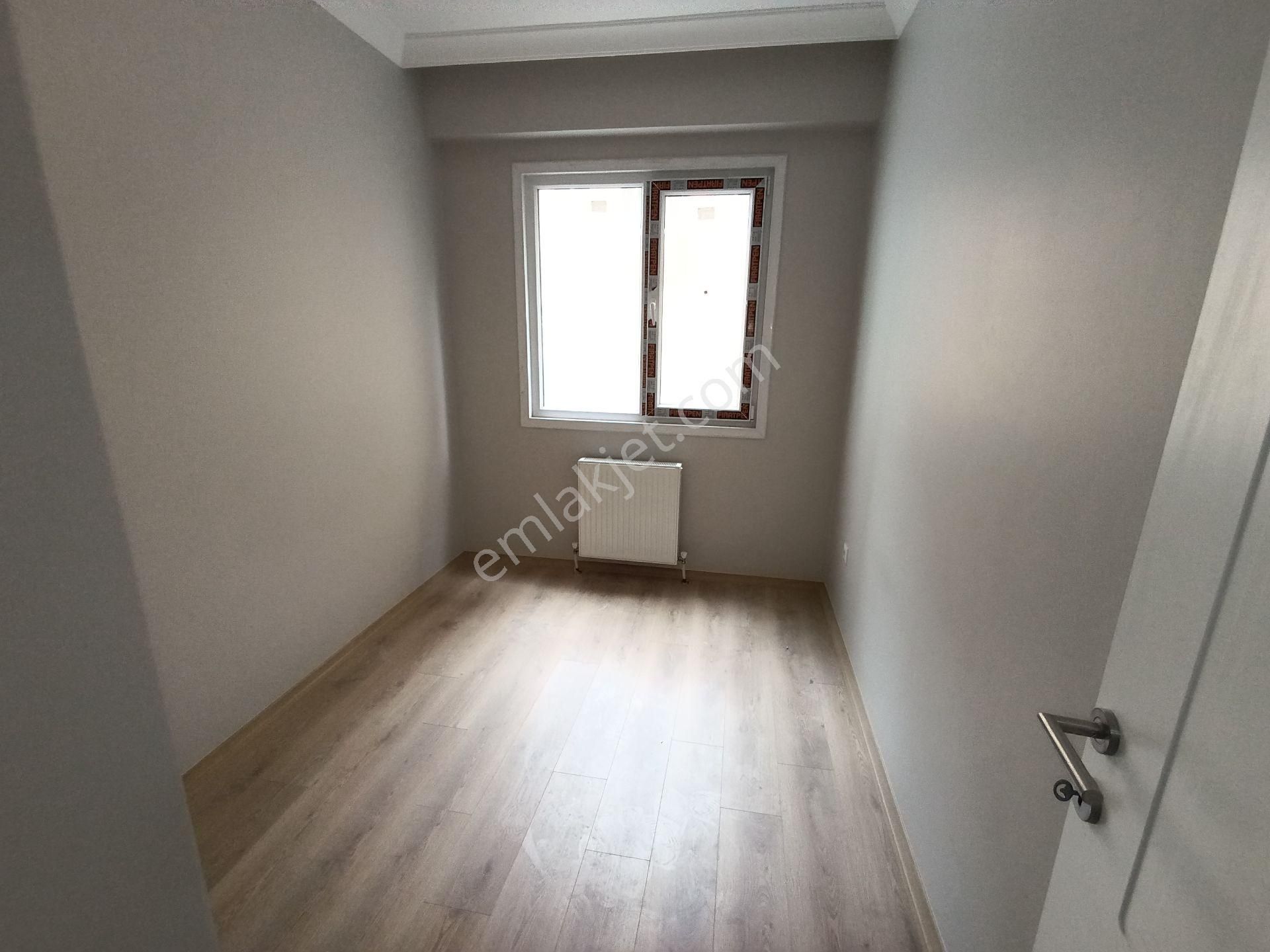 Pendik Esenyalıda Satılık 3+1 Asansör Otoparklı Ana Cadde Paralel Lüks Daire - Görsel 15