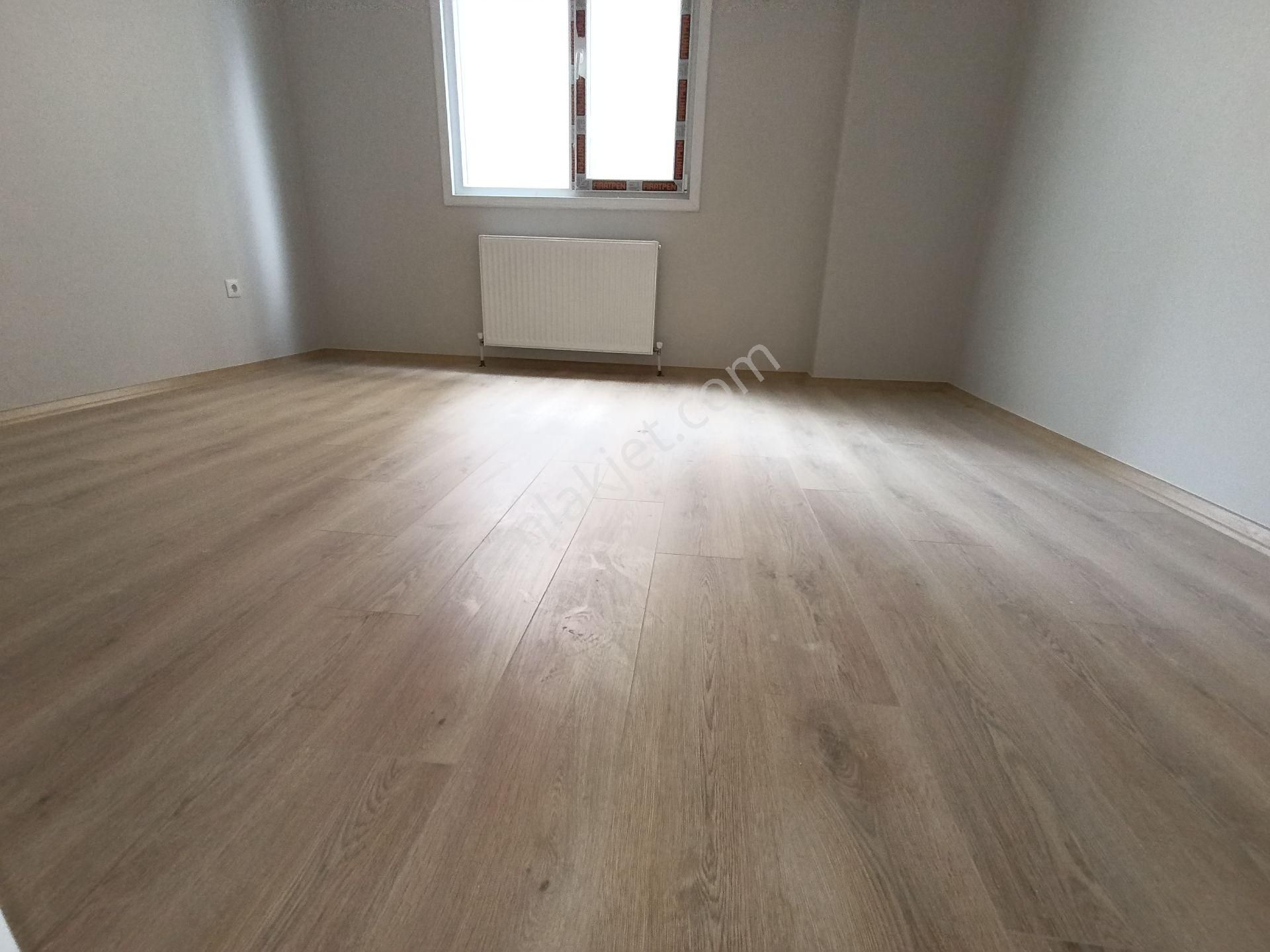 Pendik Esenyalıda Satılık 3+1 Asansör Otoparklı Ana Cadde Paralel Lüks Daire - Görsel 10