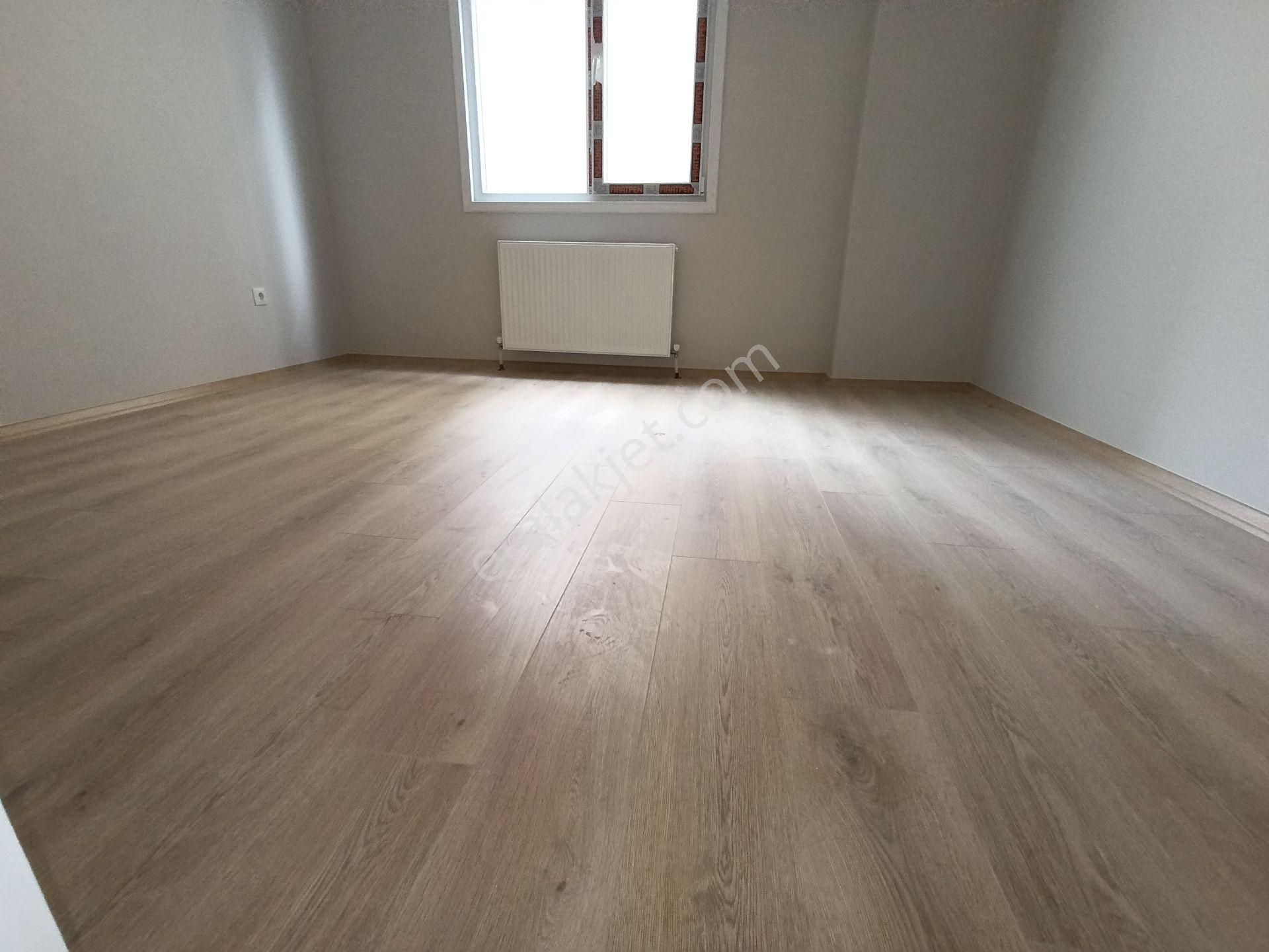 Pendik Esenyalıda Satılık 3+1 Asansör Otoparklı Ana Cadde Paralel Lüks Daire - Görsel 9