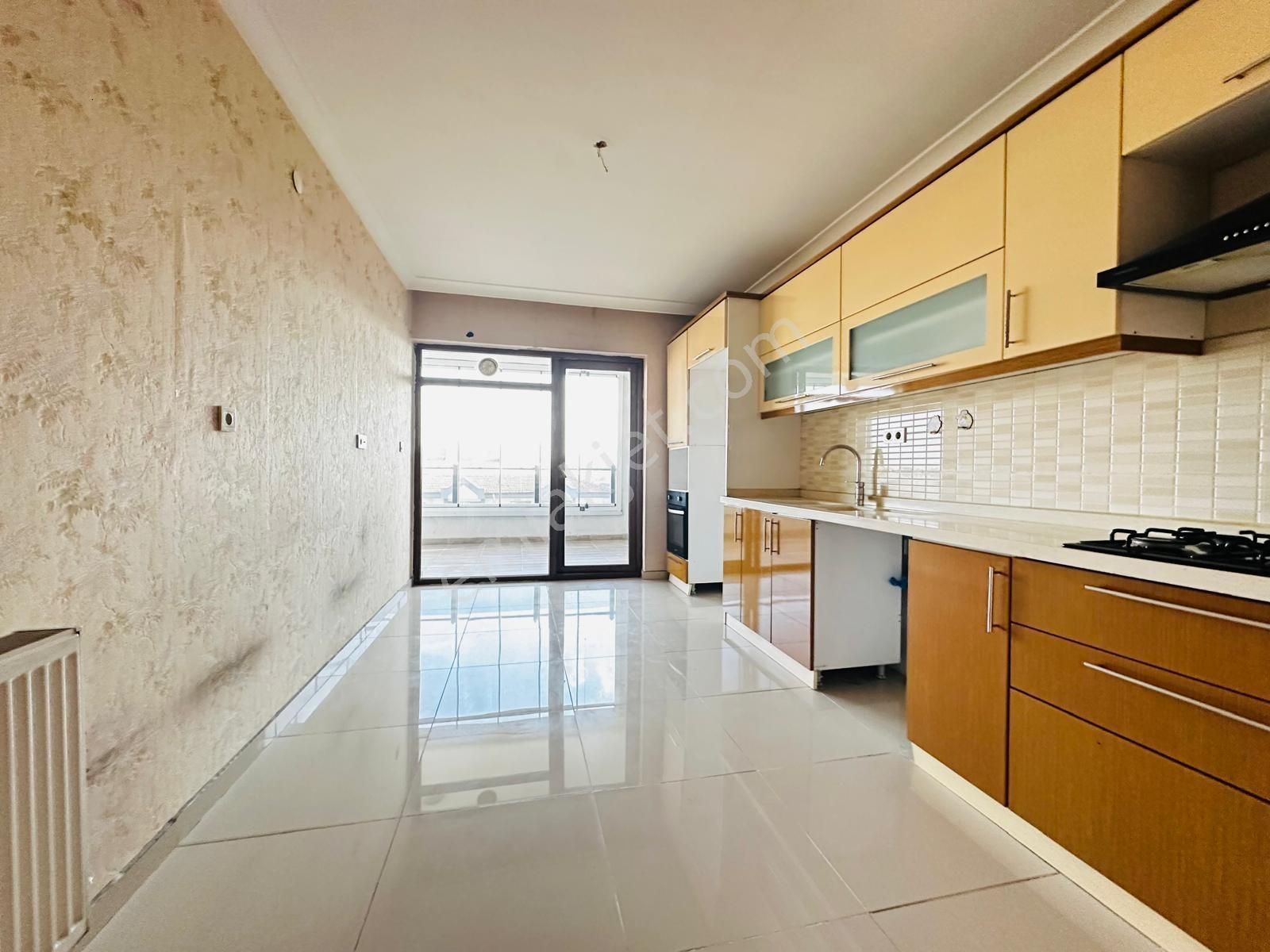 ▃çiftçioğullarından▃fırsat! Cadde Üzeri Lüx Sitede G.odalı 4+1