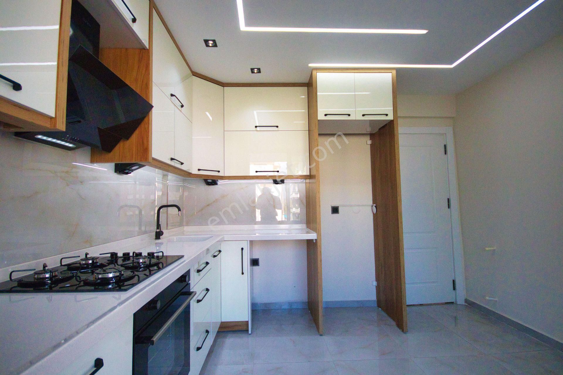 🛑🛑aktif'ten Akçay'da Merkezi Konumlu Şık Tasarımlı Arakat Ferah 3+1 Daire