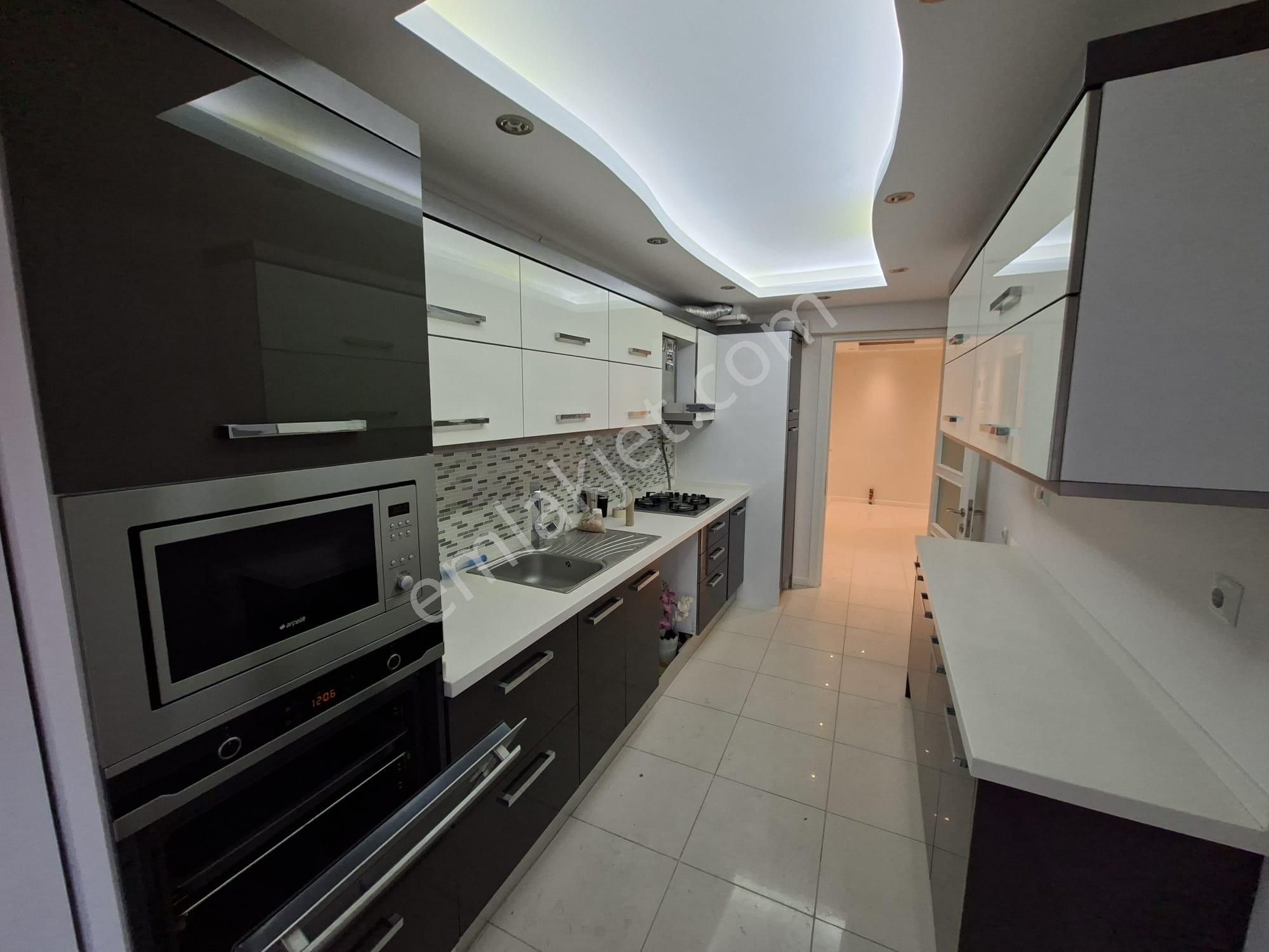 Güneş'ten Şirinyer İzban 3dk 3+1 150m 3.kat 3 Balkon 3 Cephe Otopark