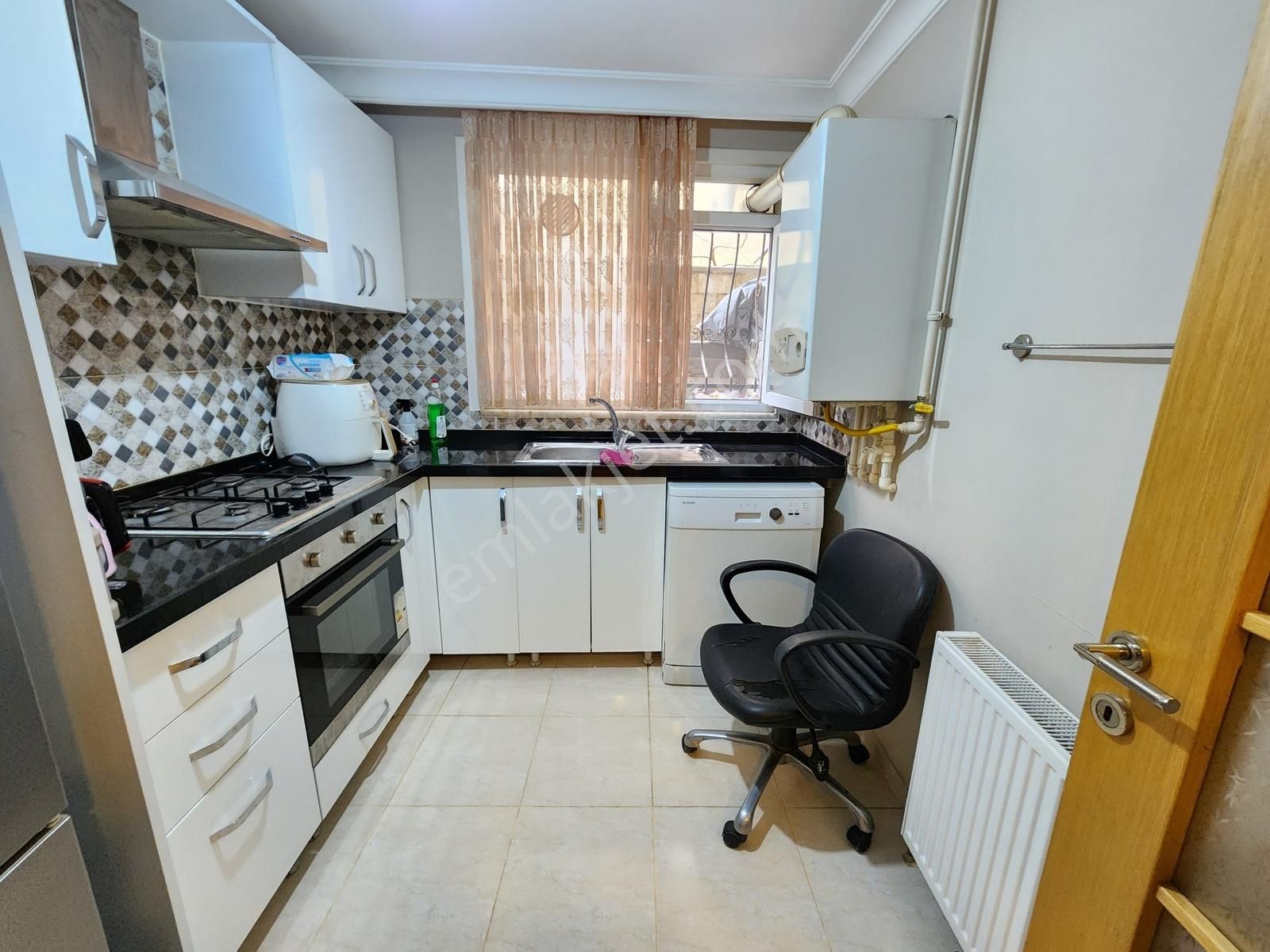 Anka'dan Üsküdar Cumhuriyet Mahallesinde Yeni Binada Eşyalı 2+1 - Görsel 9