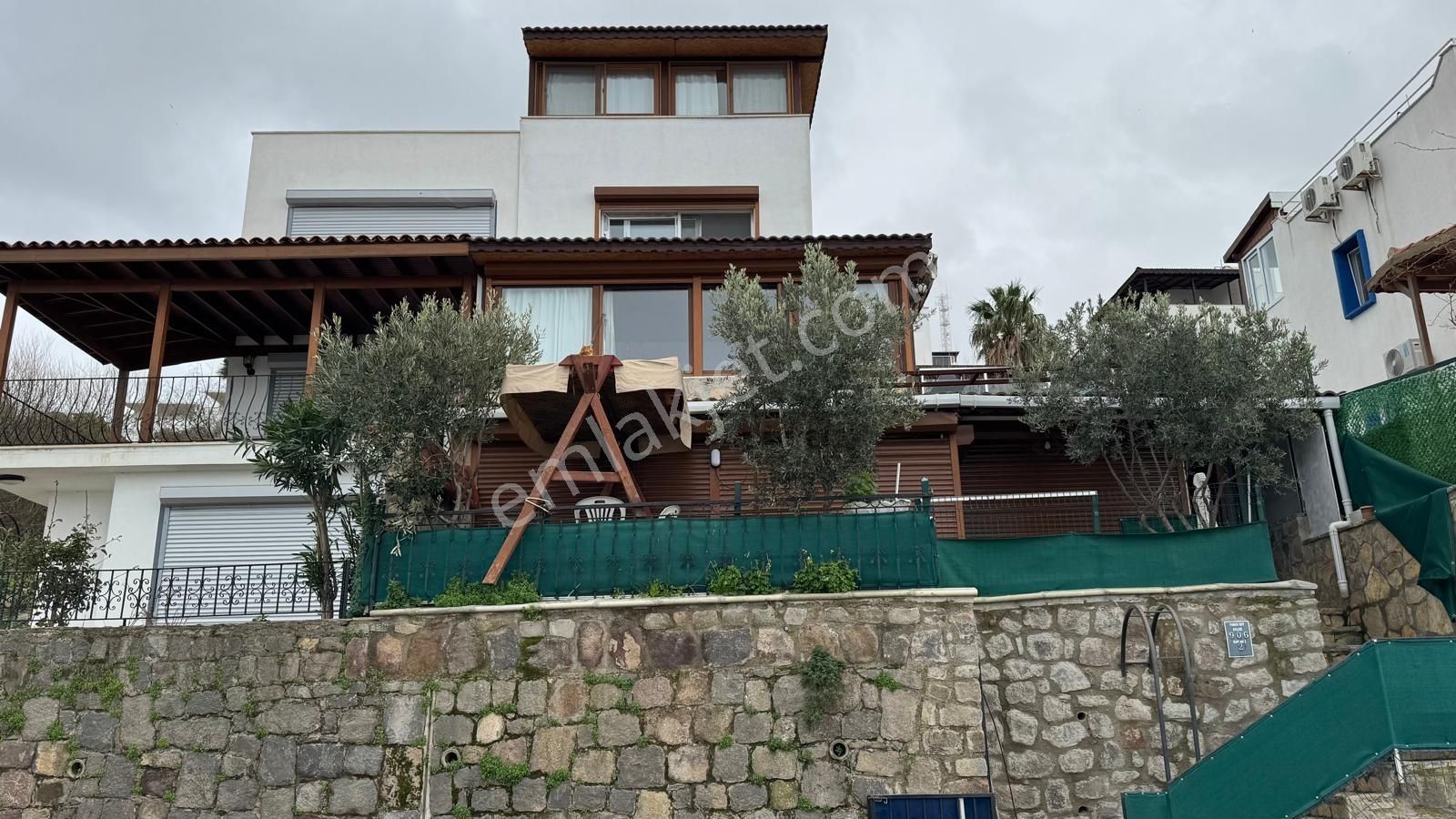 Yalıkavakta 3+1 Deniz Manzaralı 1+1 Müştemilatlı Triplex Villa - Görsel 14