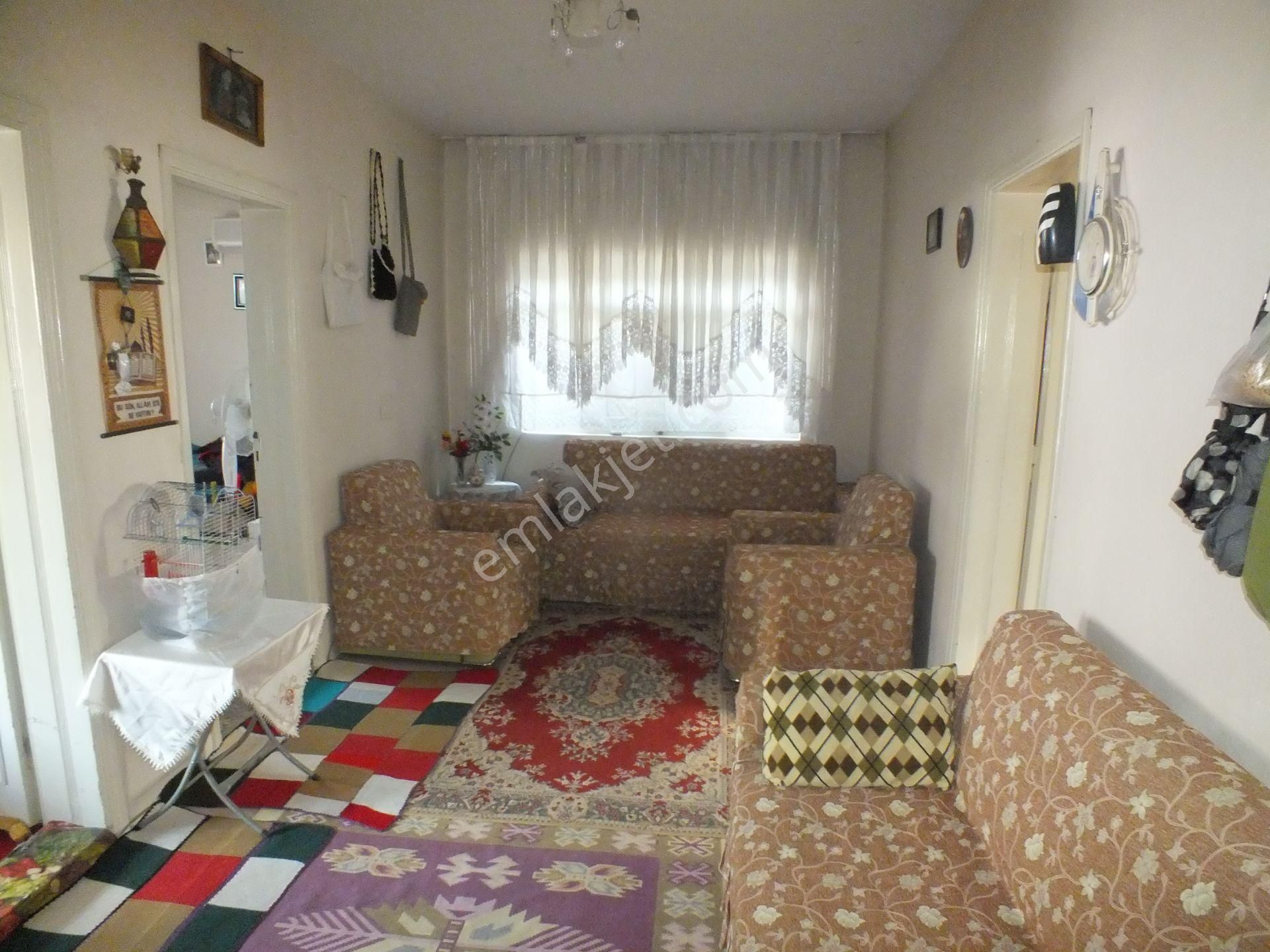 917 Çapahasan Mahalleside Satılık Müstakil 3 Katlı Ev - Görsel 12