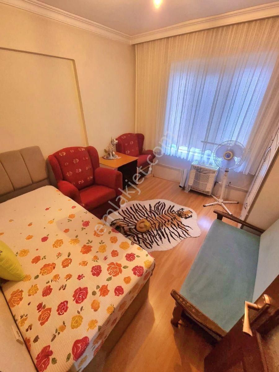 Çarşıya Yakın Elmasbahçeler De Balkonlu 2+1 Bakımlı Daire - Görsel 17
