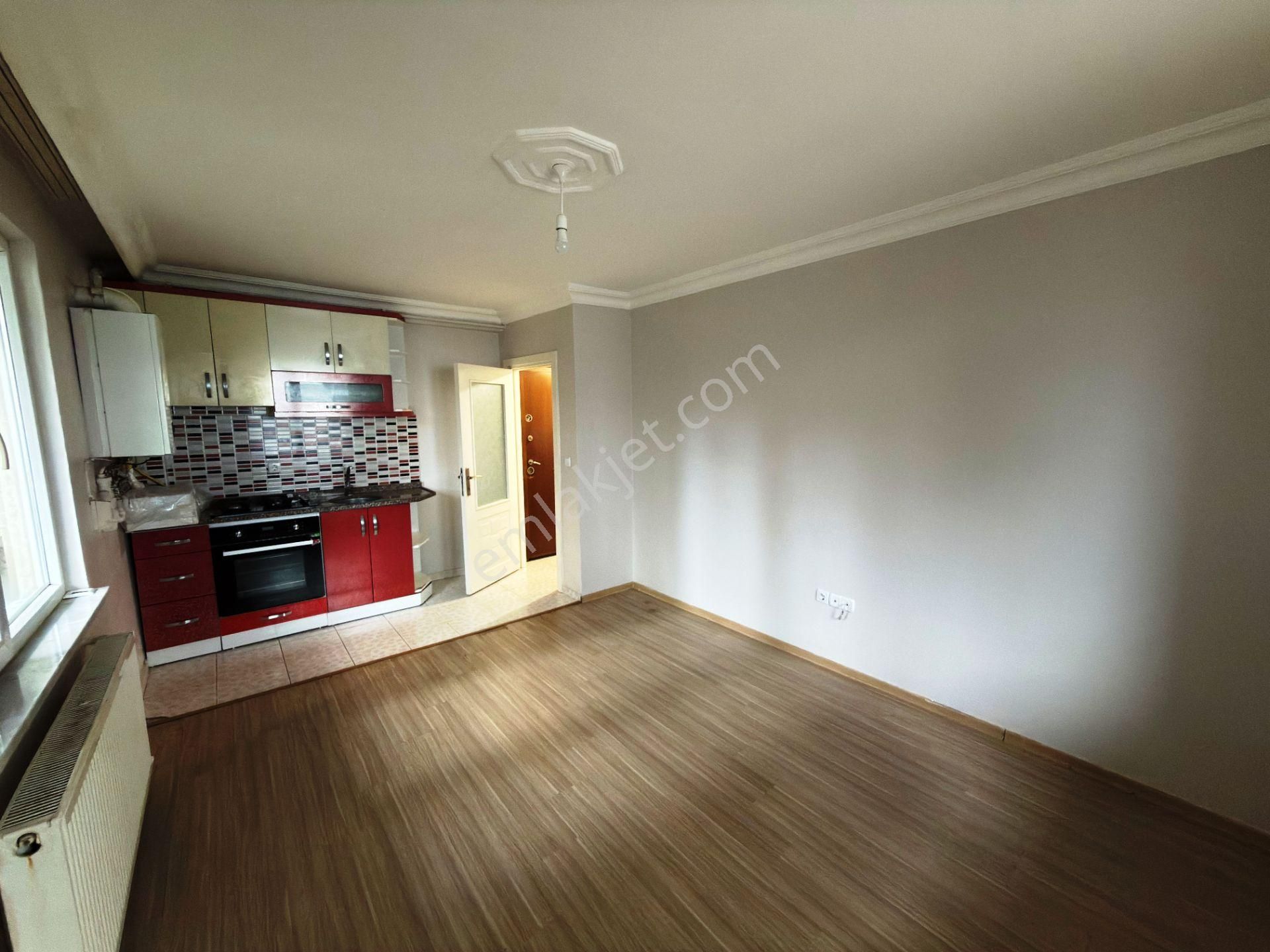 Sultançiftliği'nde Genç Binada Temiz Ankastreli 65m2 Kiralık 1+1 - Görsel 8