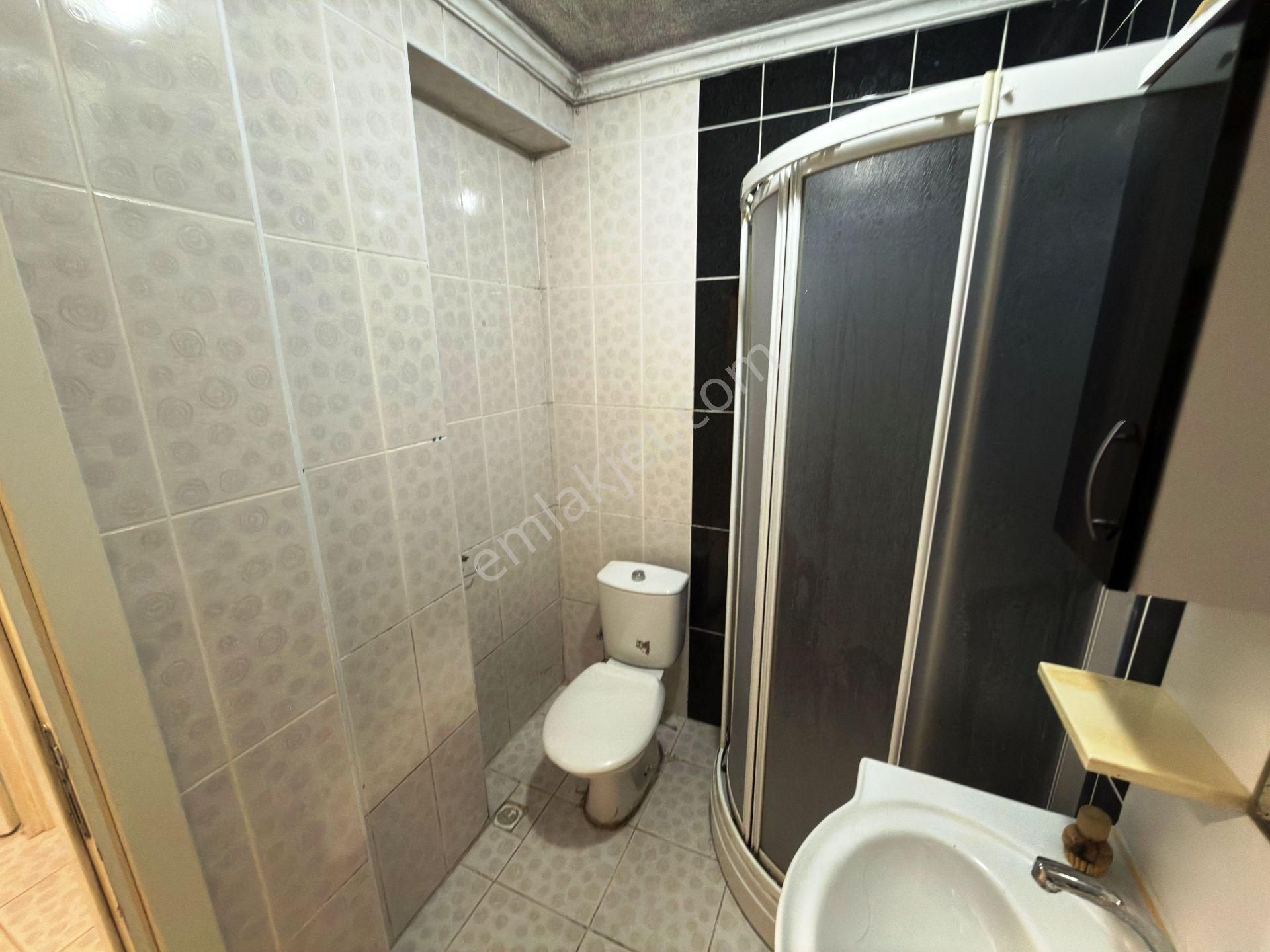 Sultançiftliği'nde Genç Binada Temiz Ankastreli 65m2 Kiralık 1+1 - Görsel 28