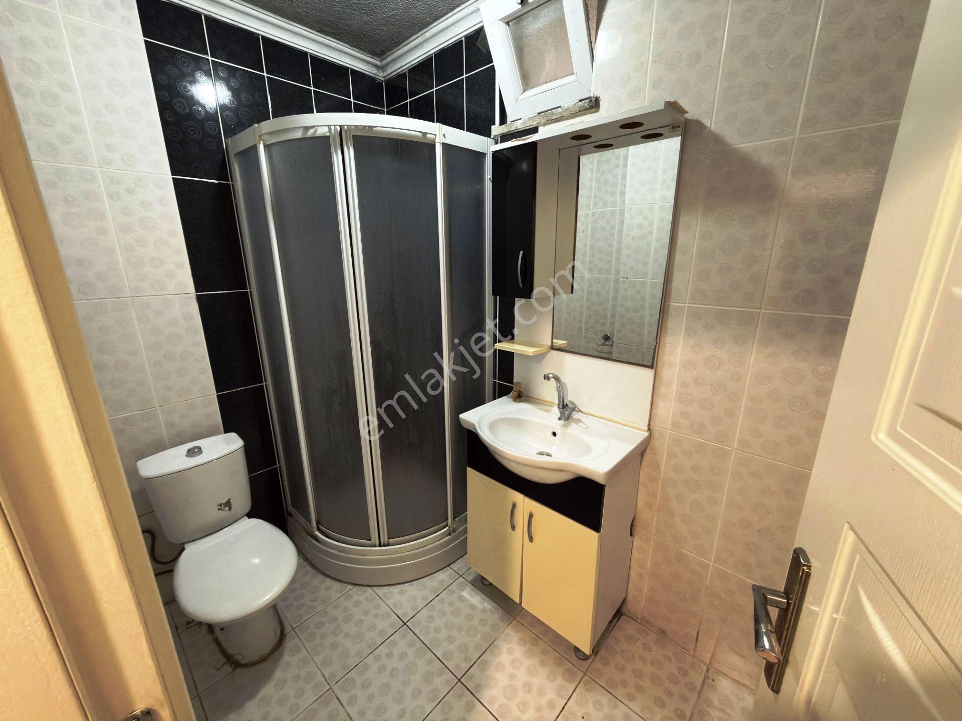 Sultançiftliği'nde Genç Binada Temiz Ankastreli 65m2 Kiralık 1+1 - Görsel 26