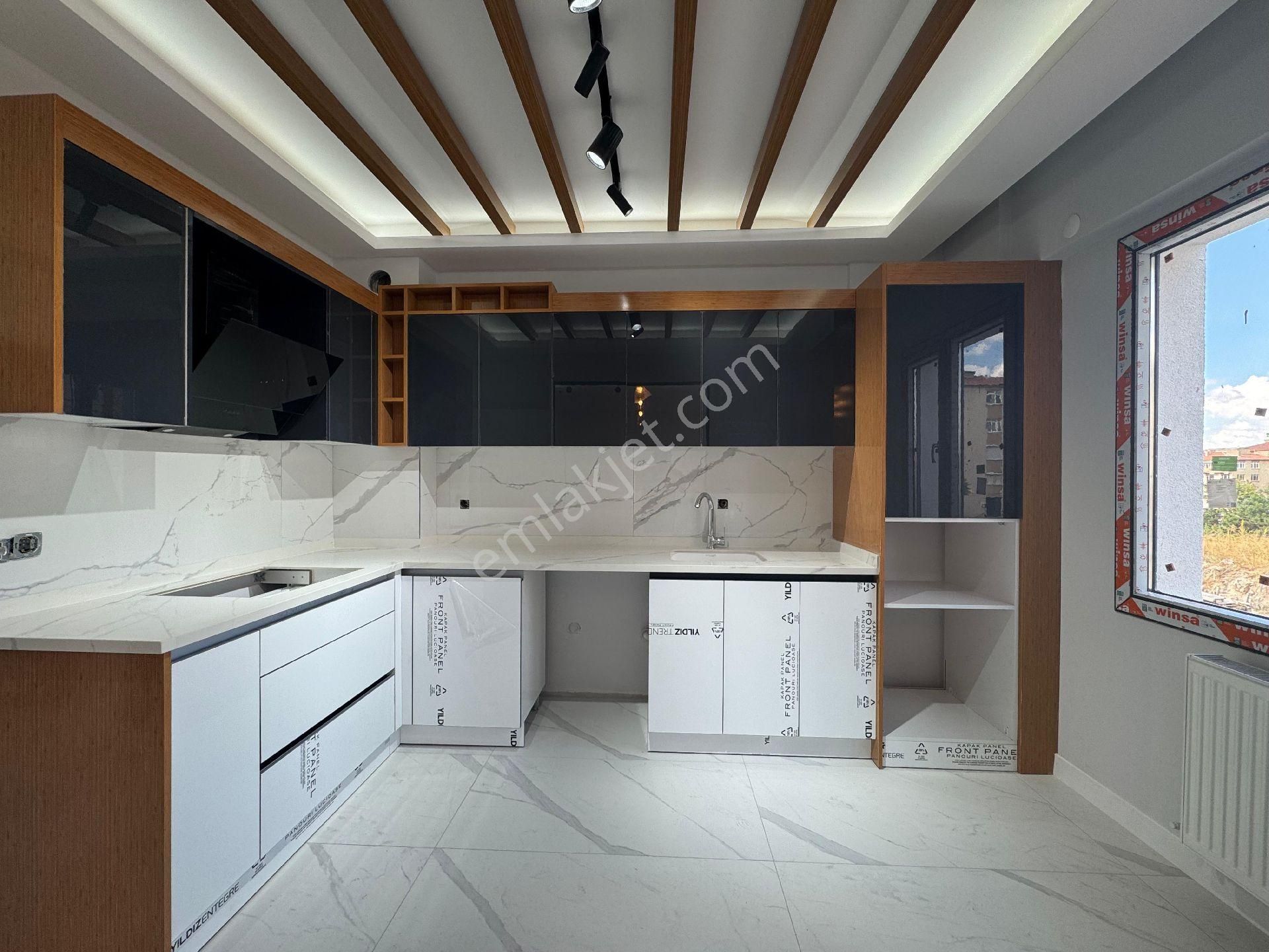 Talas Bahçelievlerde Tramvay Yanı Sıfır Lux Daire - Görsel 2