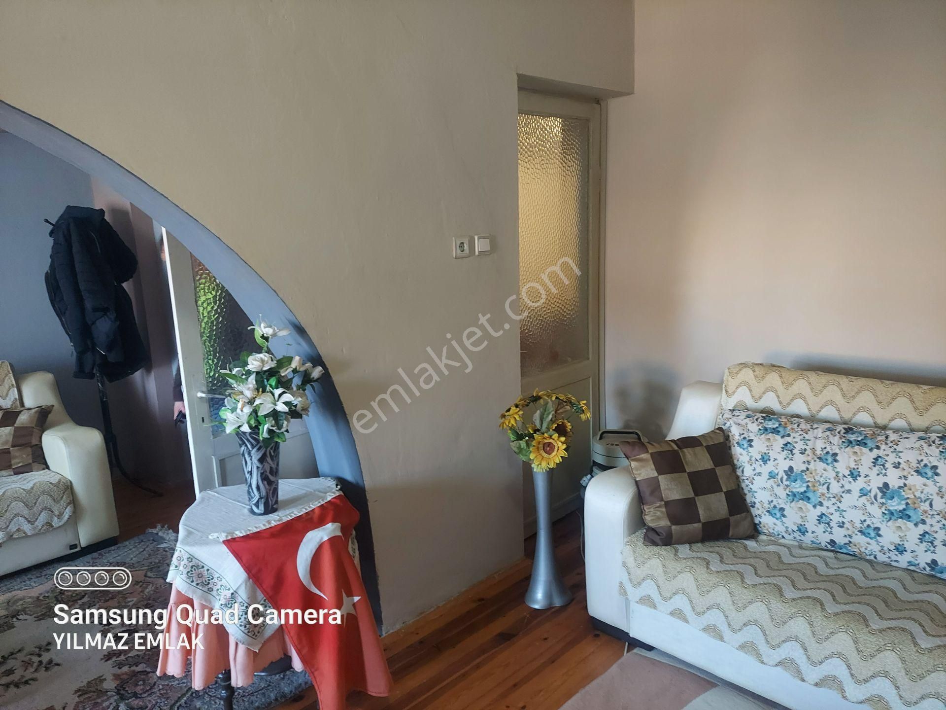 Cumhuriyet Mahallesinde Satılık Ara Kat 3 + 1 Daire - Görsel 5