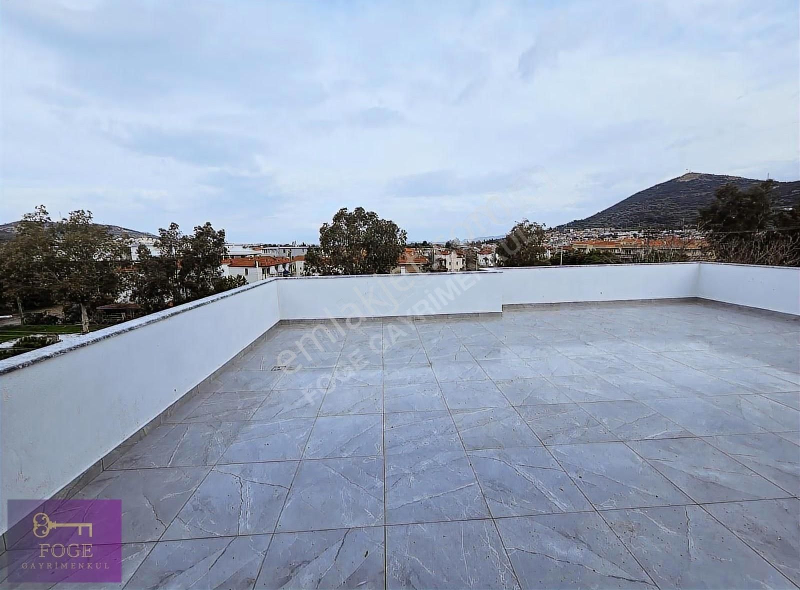 Yenifoça'da Gözde Konumda Sıfır Kiralık Açık Teraslı 2+1 Daire - Görsel 19