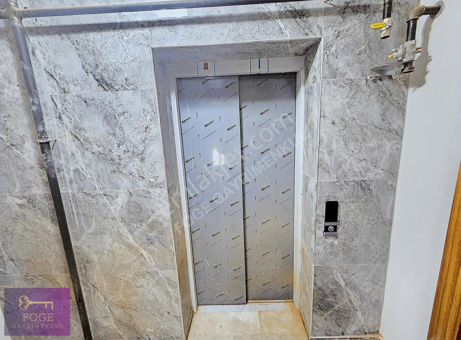 Yenifoça'da Gözde Konumda Sıfır Kiralık Açık Teraslı 2+1 Daire - Görsel 4