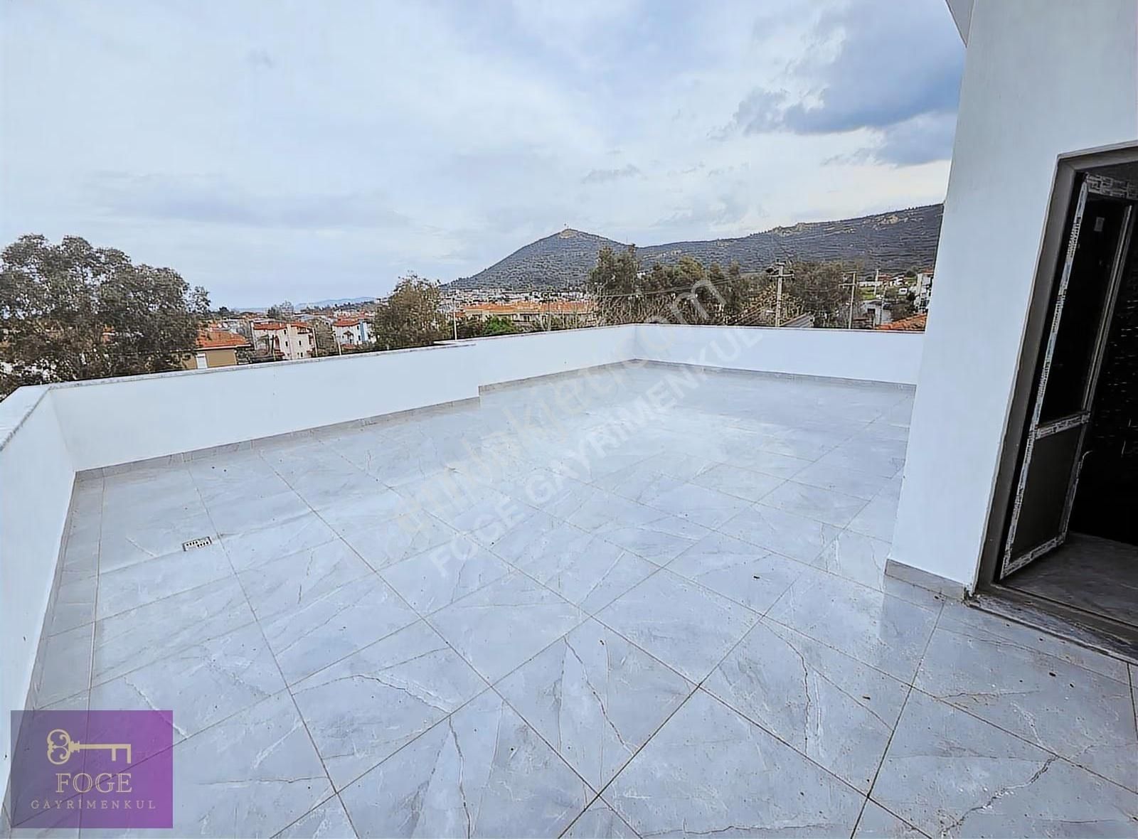 Yenifoça'da Gözde Konumda Sıfır Kiralık Açık Teraslı 2+1 Daire - Görsel 3