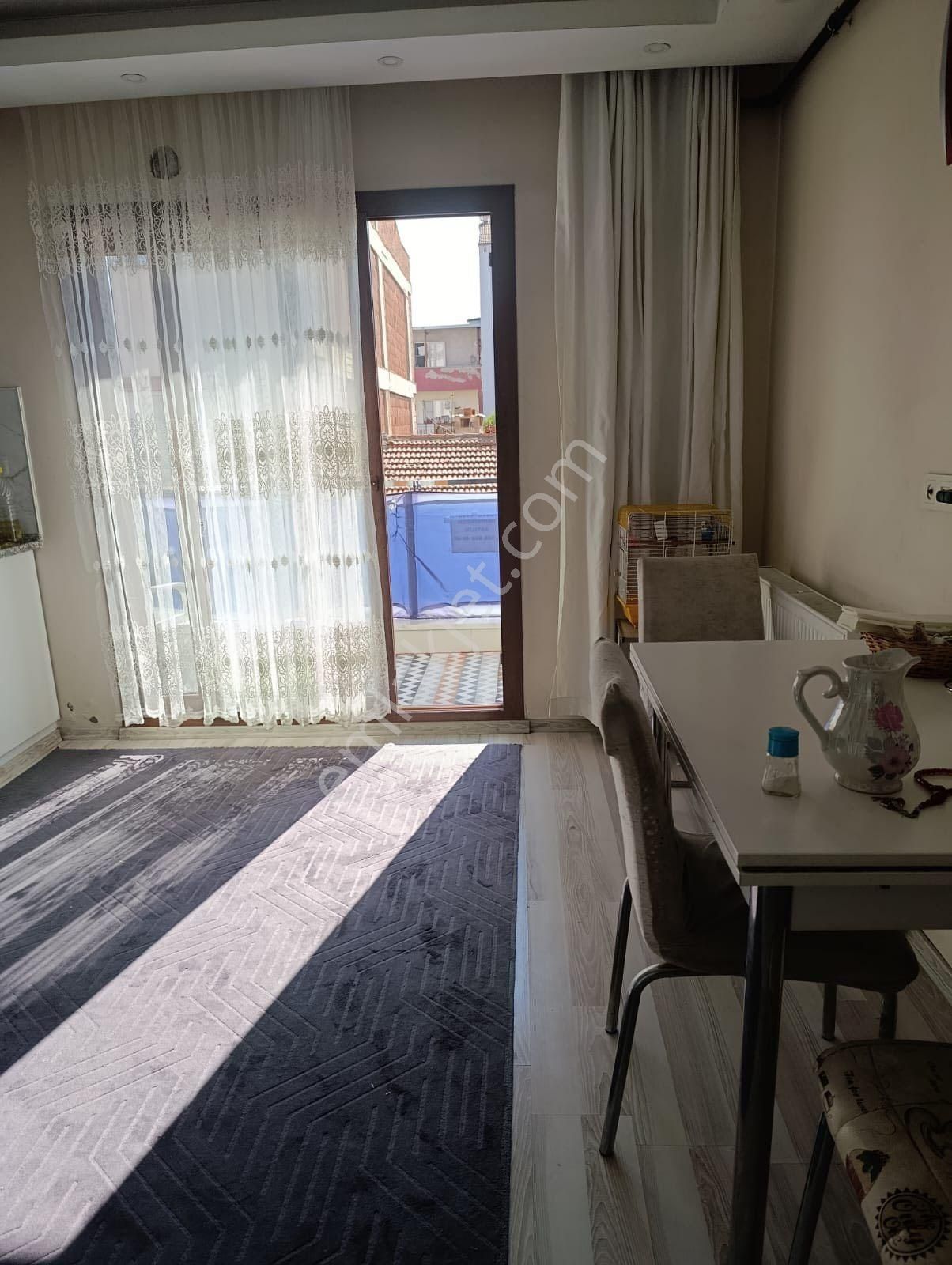 Turgutlu Satılık Yedi Eylül Mah 120m2 3+1 Oda 2. Kat Doğalgazlı Balkonlu 6 Yıllık Daire - Görsel 3