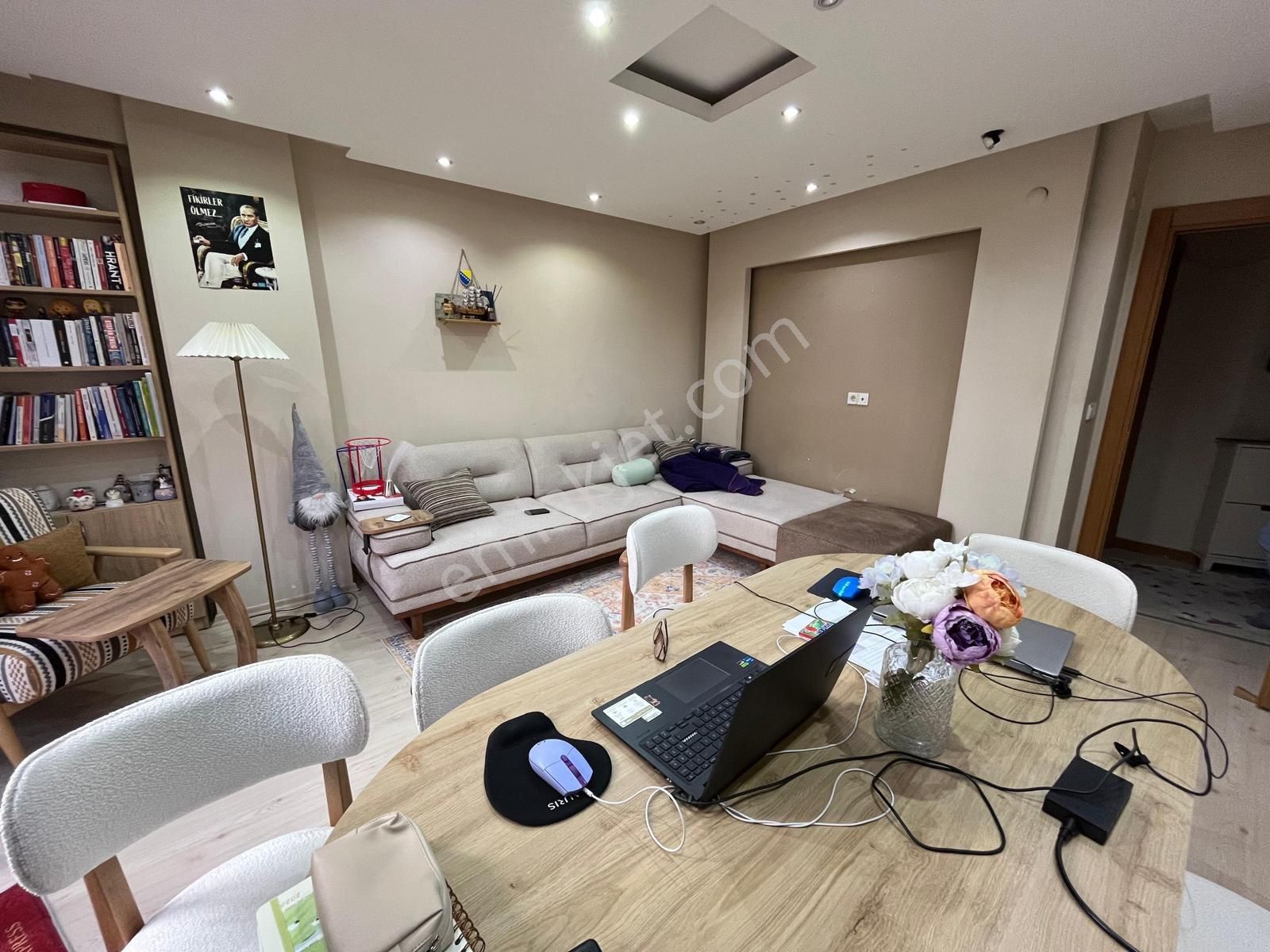 İmren Gayrimenkulden Satılık 1+1 65 M2 Ön Cephe Balkonlu Yüksek Giriş Metrobüse Yakın - Görsel 6