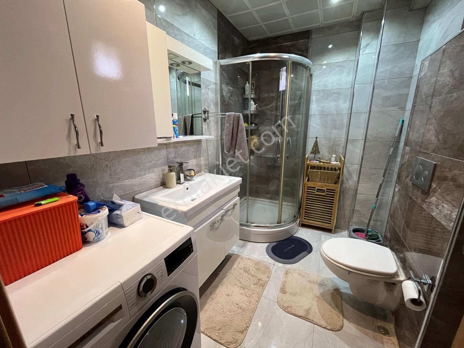 İmren Gayrimenkulden Satılık 1+1 65 M2 Ön Cephe Balkonlu Yüksek Giriş Metrobüse Yakın - Görsel 24