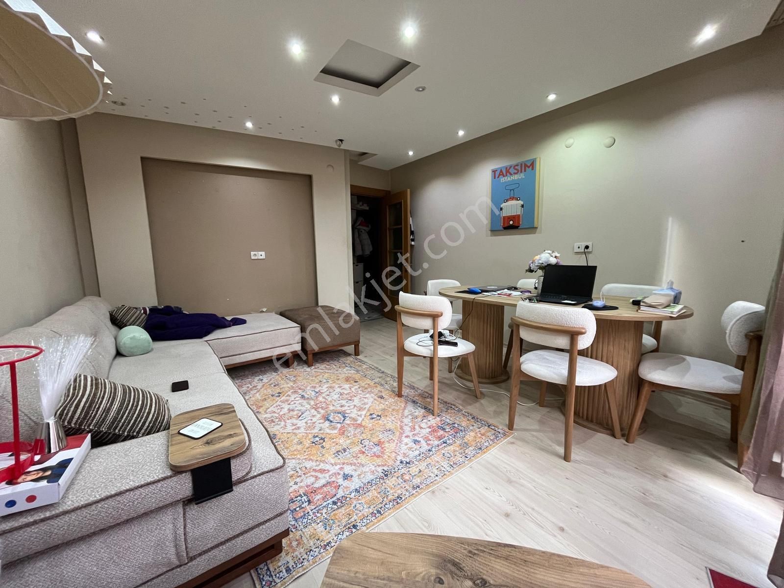 İmren Gayrimenkulden Satılık 1+1 65 M2 Ön Cephe Balkonlu Yüksek Giriş Metrobüse Yakın - Görsel 2