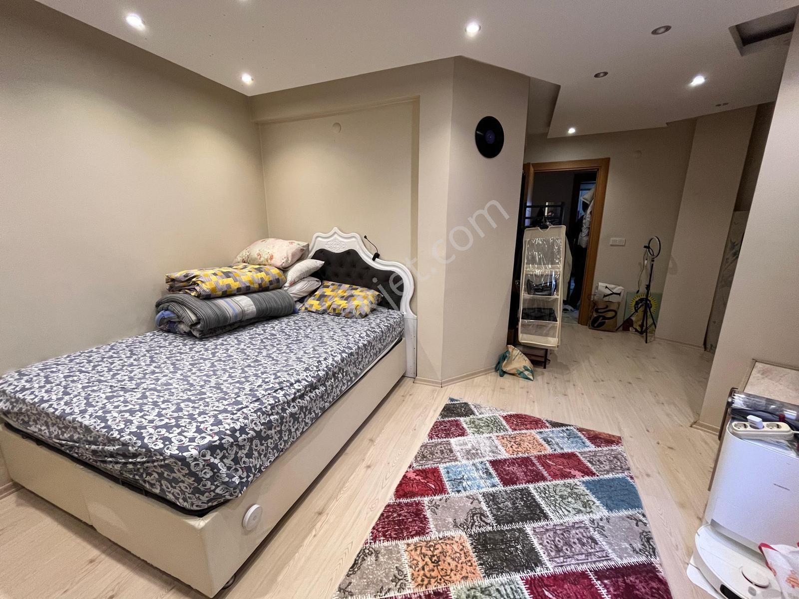 İmren Gayrimenkulden Satılık 1+1 65 M2 Ön Cephe Balkonlu Yüksek Giriş Metrobüse Yakın - Görsel 20