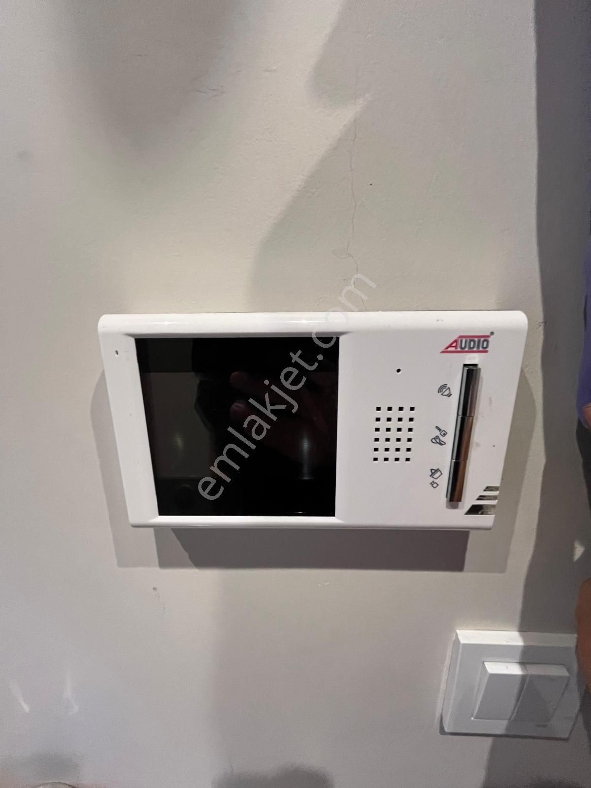 İmren Gayrimenkulden Satılık 1+1 65 M2 Ön Cephe Balkonlu Yüksek Giriş Metrobüse Yakın - Görsel 27