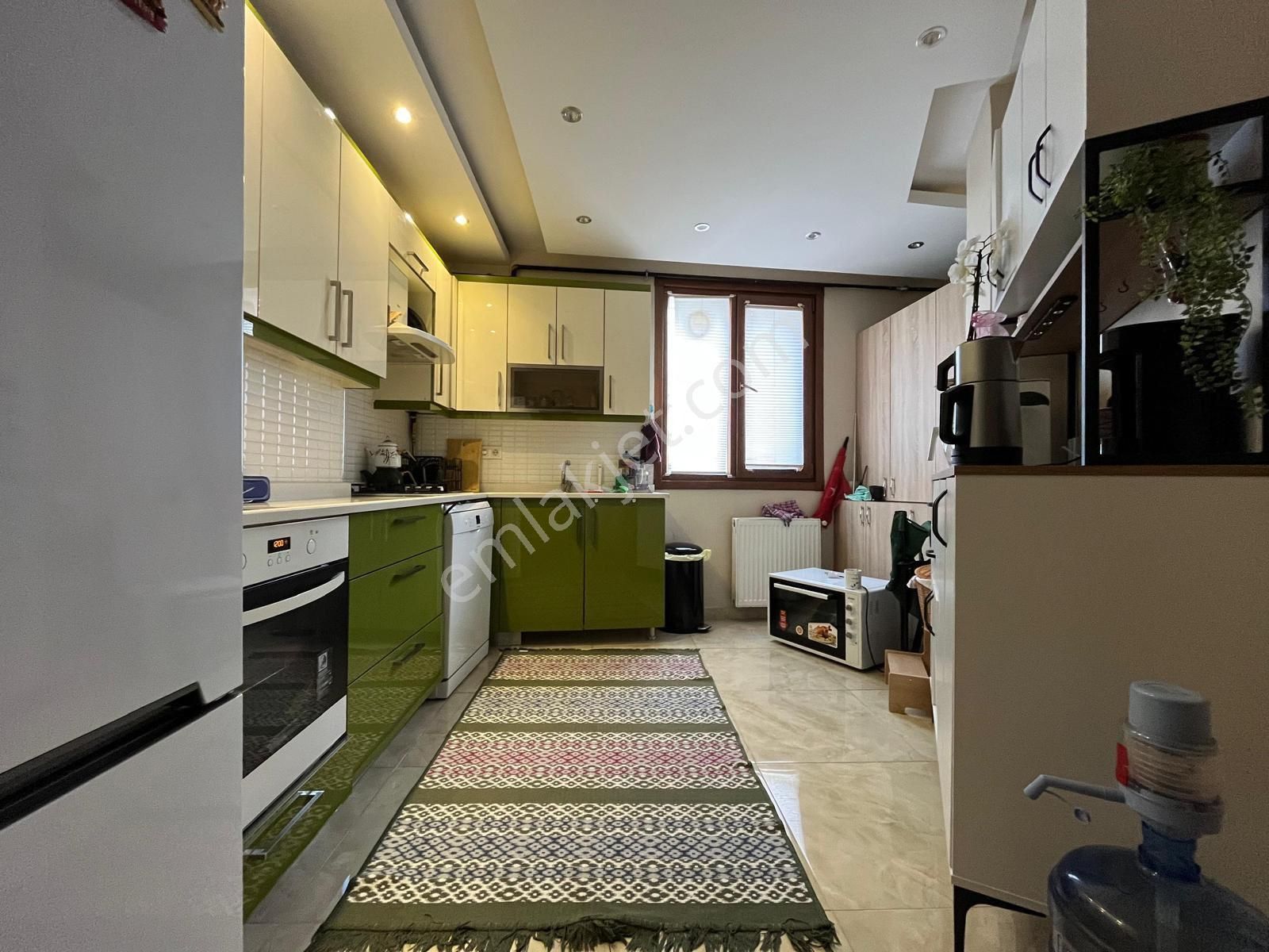 İmren Gayrimenkulden Satılık 1+1 65 M2 Ön Cephe Balkonlu Yüksek Giriş Metrobüse Yakın - Görsel 13