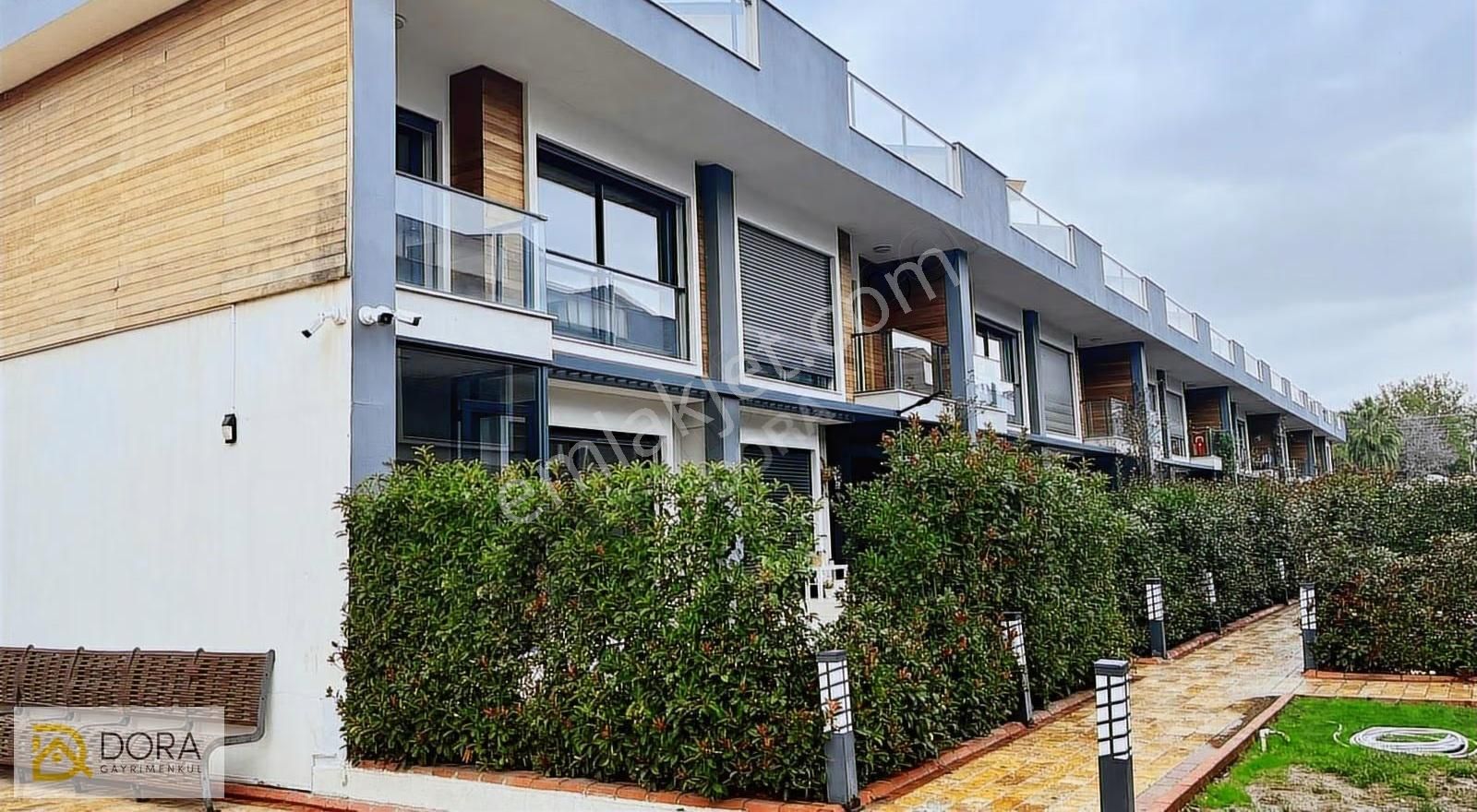 Gaziemirde Site İçi 4+1 Müstakil Bahçeli Köşe Villa - Görsel 8