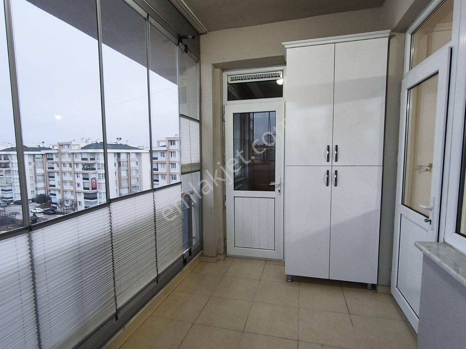 Meram Güvenpark Kiralık Daire Bakımlı 3+1 - Görsel 19