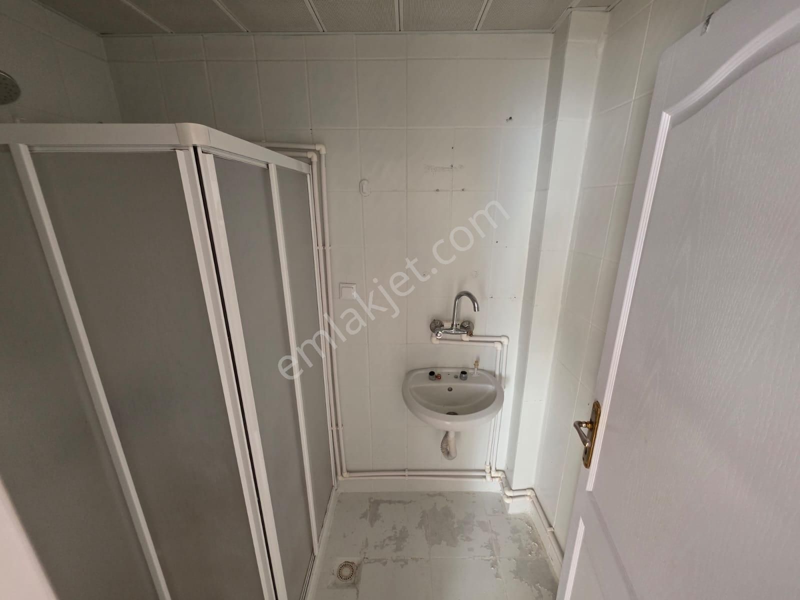 İstasyon Cad. Dibi Topçu Mah.de Arakat Güney Cephe 3+1 Kiralık - Görsel 30