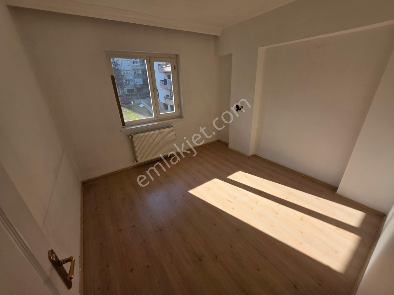 İstasyon Cad. Dibi Topçu Mah.de Arakat Güney Cephe 3+1 Kiralık - Görsel 28