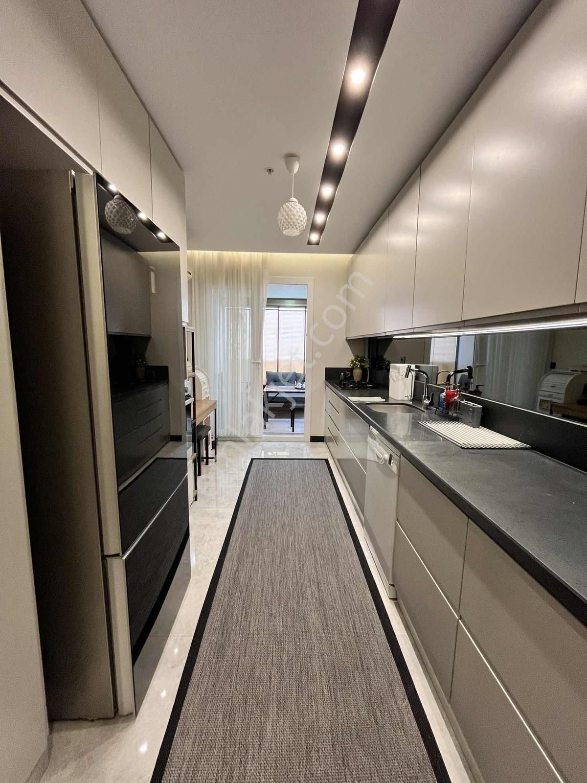 Yüzüncüyıl'da Kapalı Mutfak Florya Royal'de 3+1 Satılık Rezidans - Görsel 7