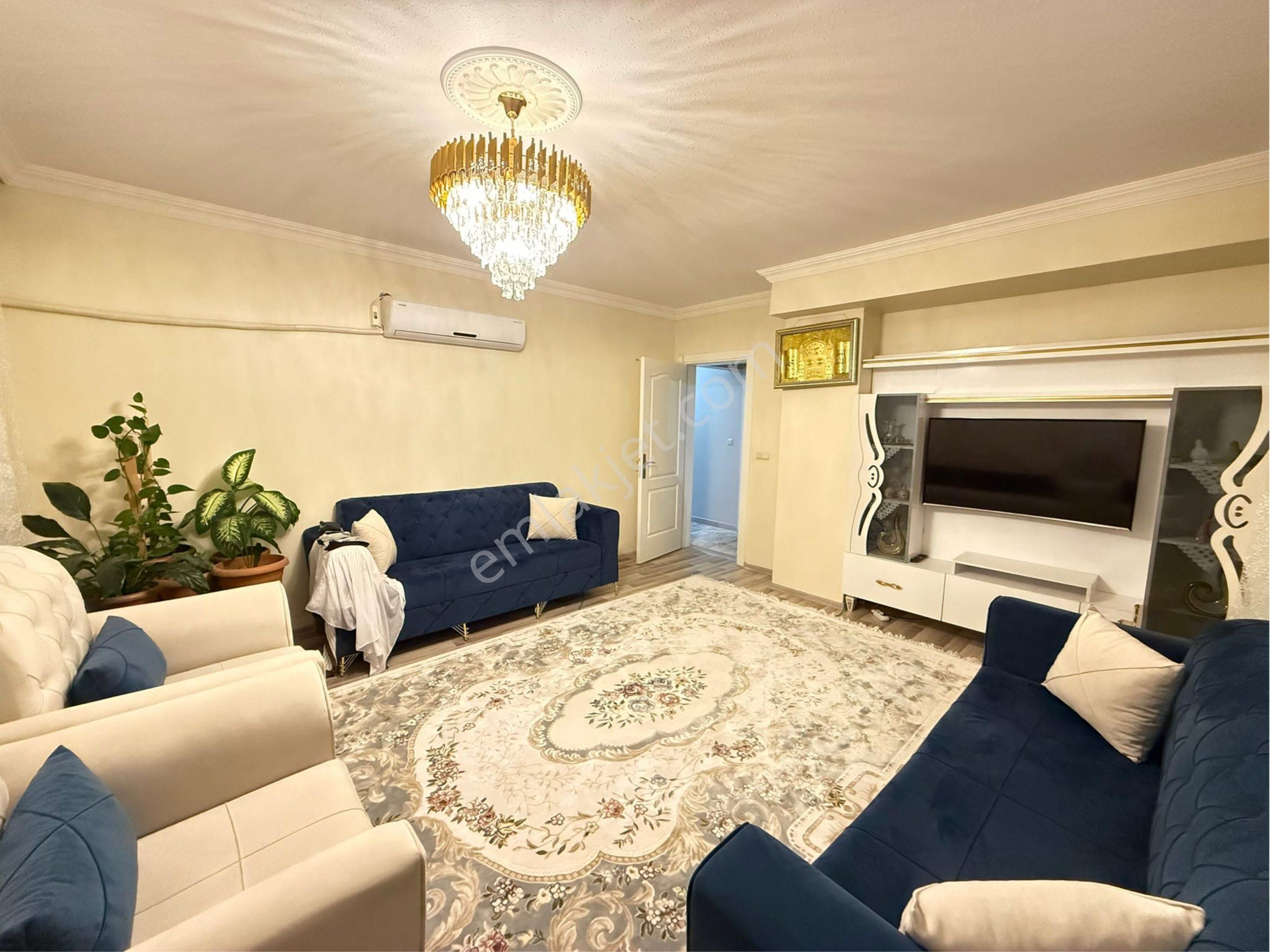 Cadde Seyran..satılık..450 Konutlarda 4+1 /arakat Daire