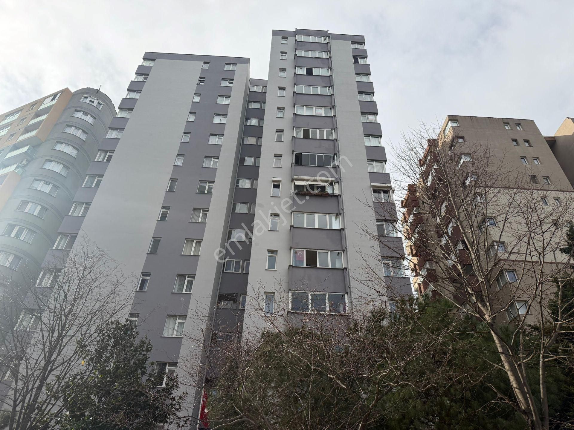 Beylikdüzü Metrobüse 10 Dk Mesafede Beylikdüzü Cumhuriyet Mah. 3+1 Boş Satılık Daire