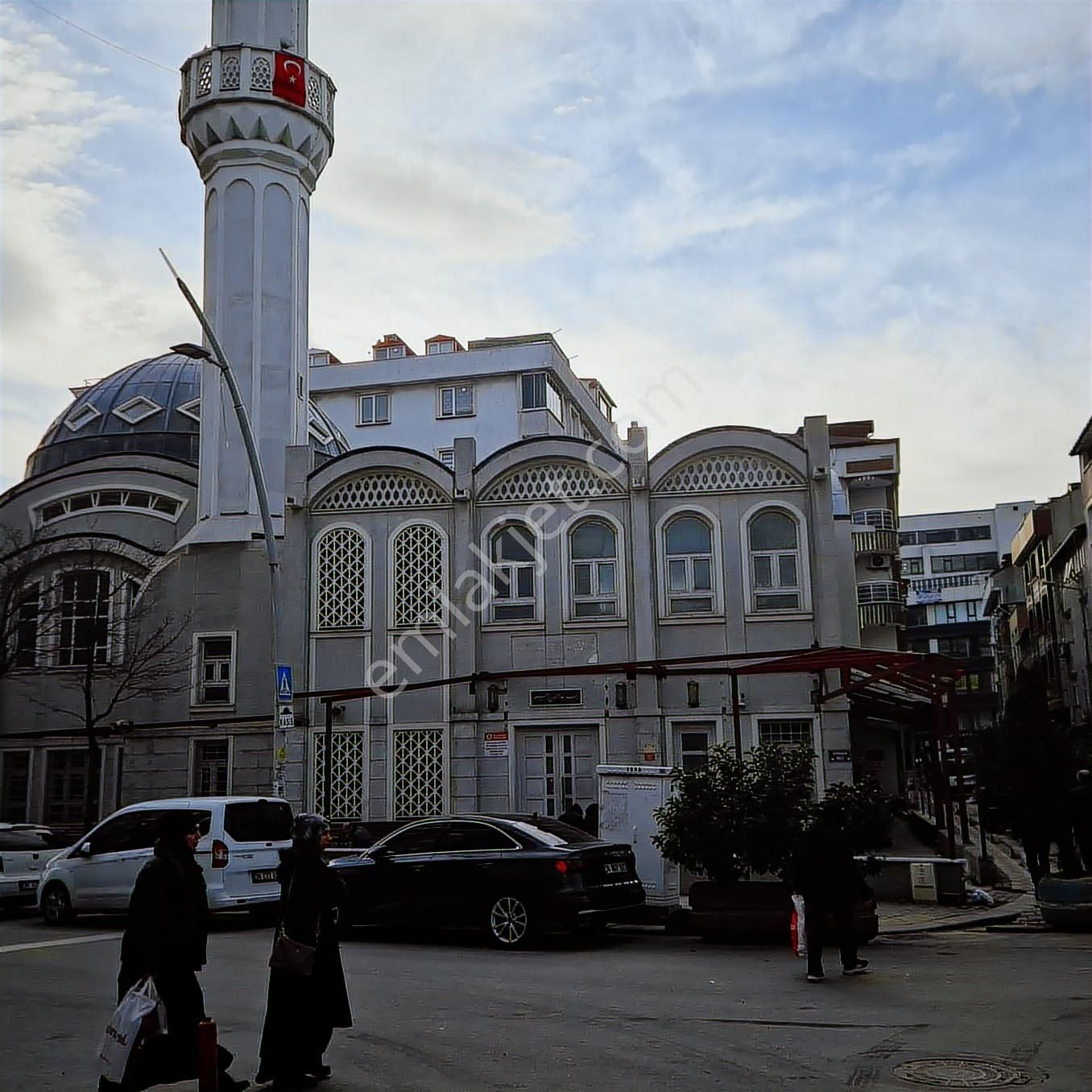 Uğurmumcu Mh. Merkezi Konumda 2+1 Tramvaya 5 Dakika - Görsel 2