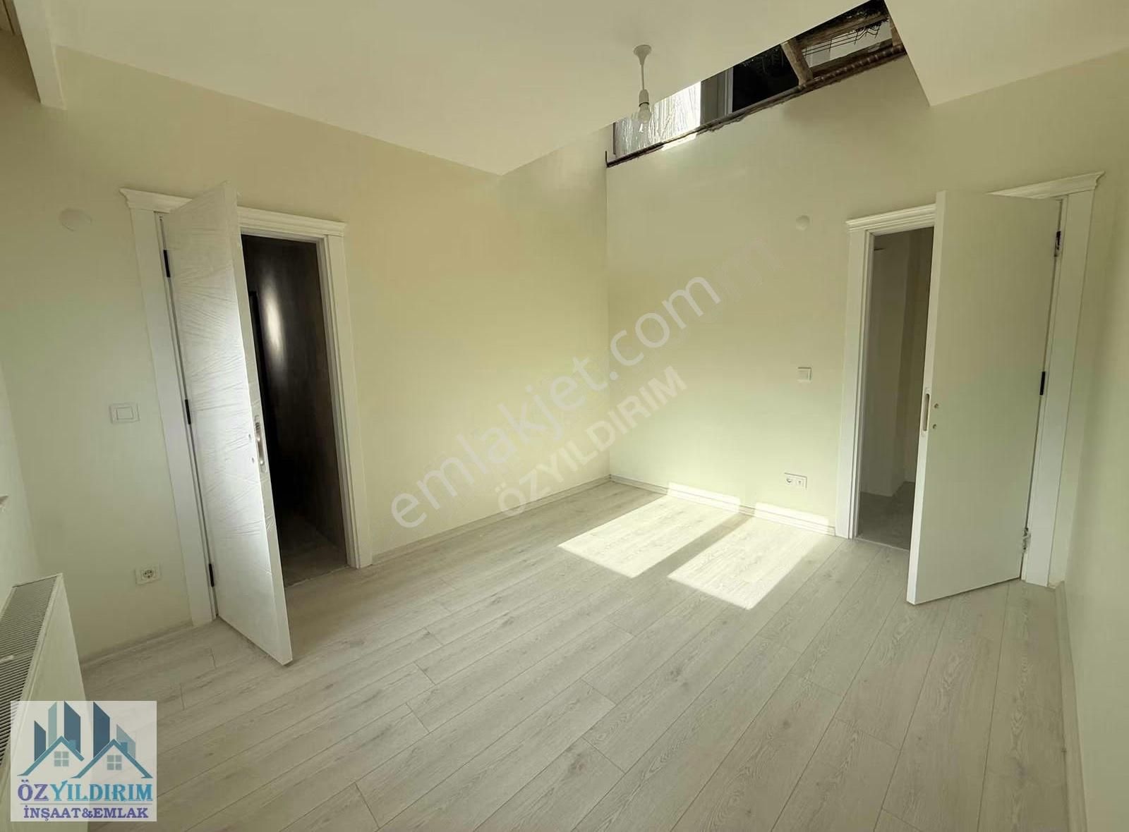 Sancaktepe Sarıgazi Mah. 4+1 Sıfır Üst Dubleks - Görsel 16