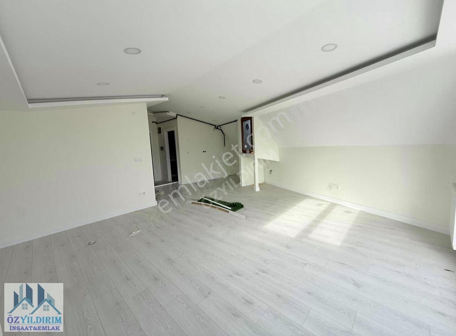 Sancaktepe Sarıgazi Mah. 4+1 Sıfır Üst Dubleks - Görsel 7