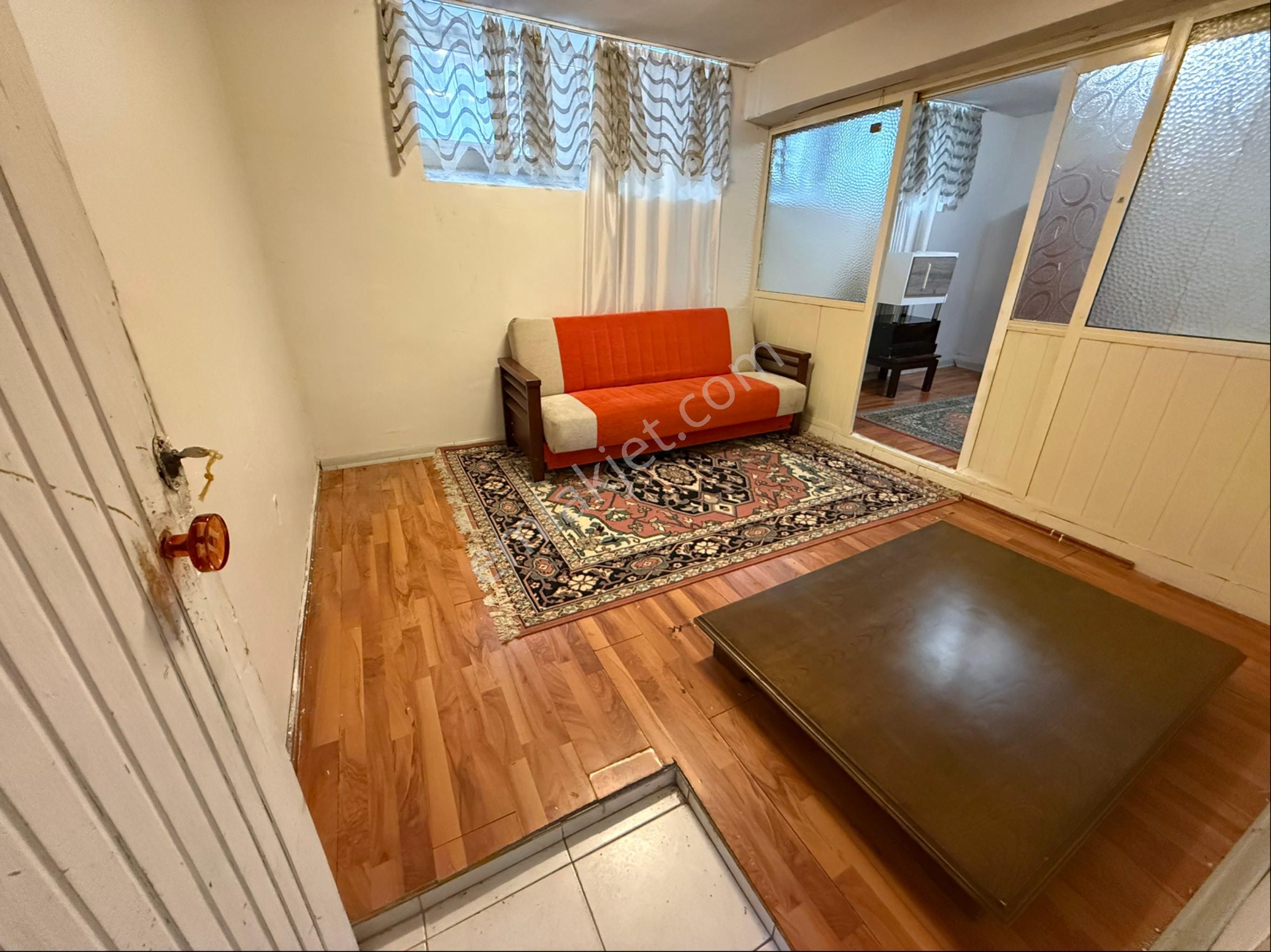 Parlak’tan Çok Güzel Konumda 1+1 Metro Yanında*