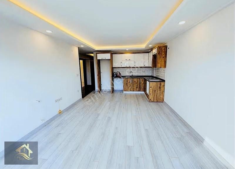 Kuşadası'nda Havuzlu Ebeveyn Banyolu Satılık 2+1 Sıfır Daire - Görsel 17