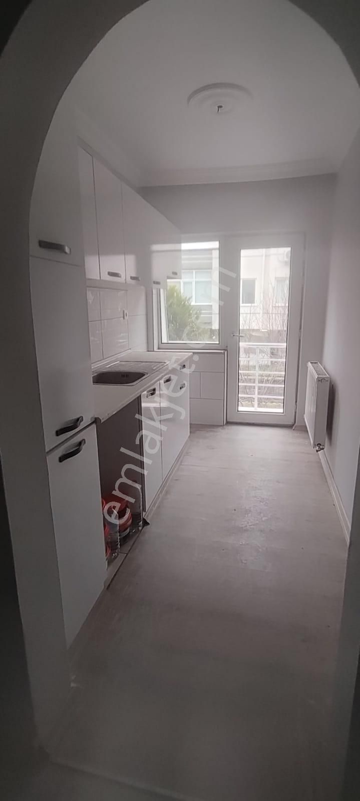 🏡 Ayvalık Sarımsaklı’da Merkezi Konumda, Zemin Üstü 1. Kat, Aydınlık Ve Balkonlu Daire - Görsel 7
